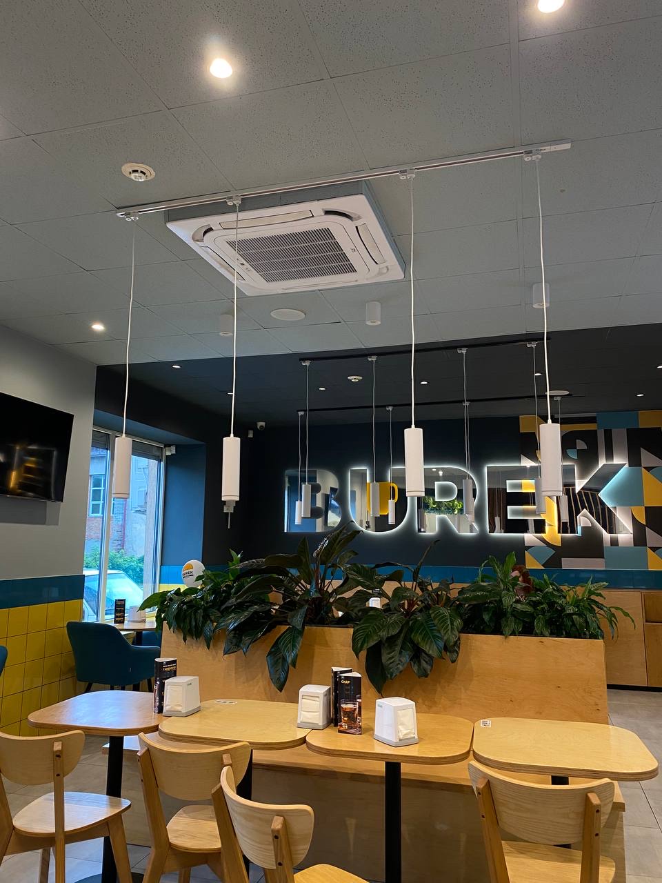 BUREK / БУРЕК - чебуреки та пиво в Яворові image 11