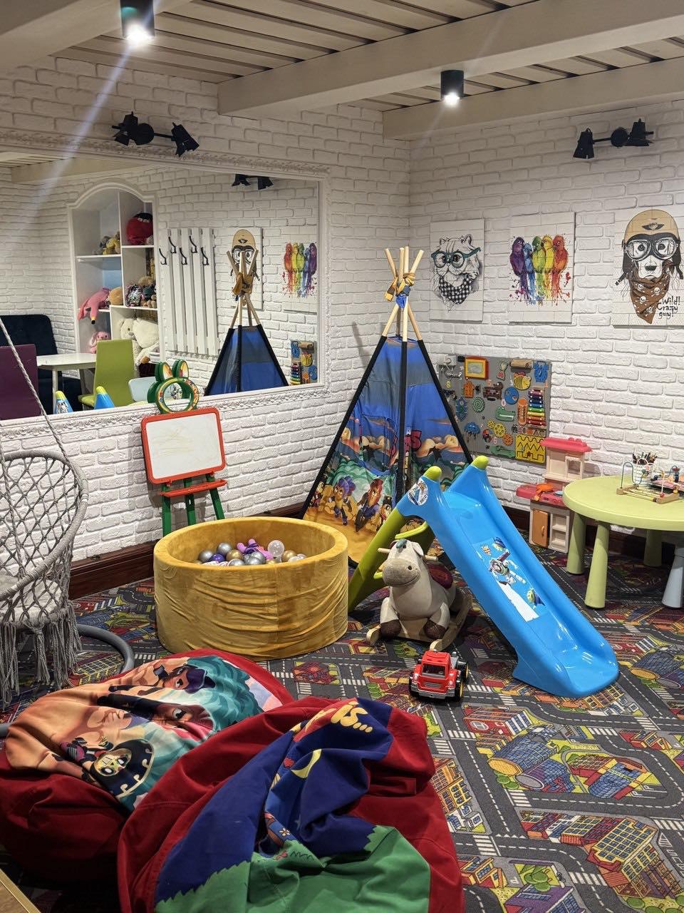 Rest Public image 13