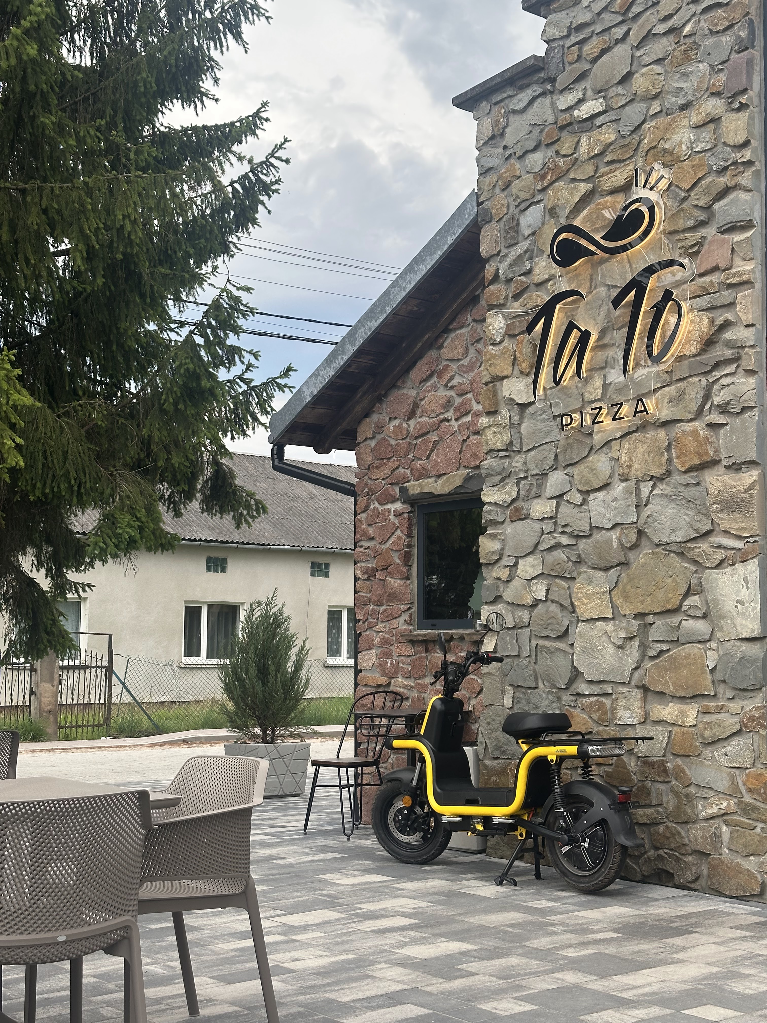 Ta To Pizza image 15