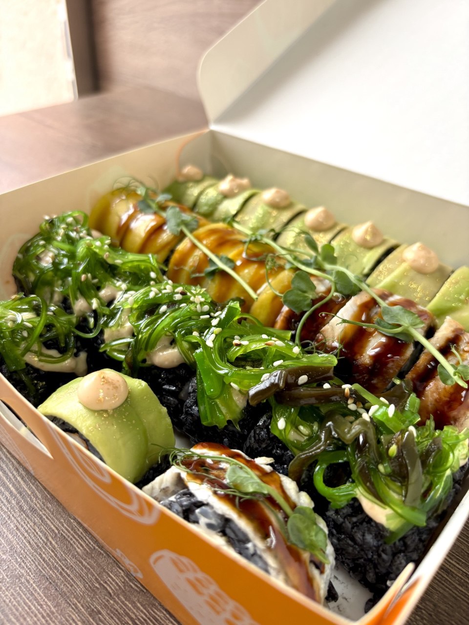 Golden pizza&sushi image 18