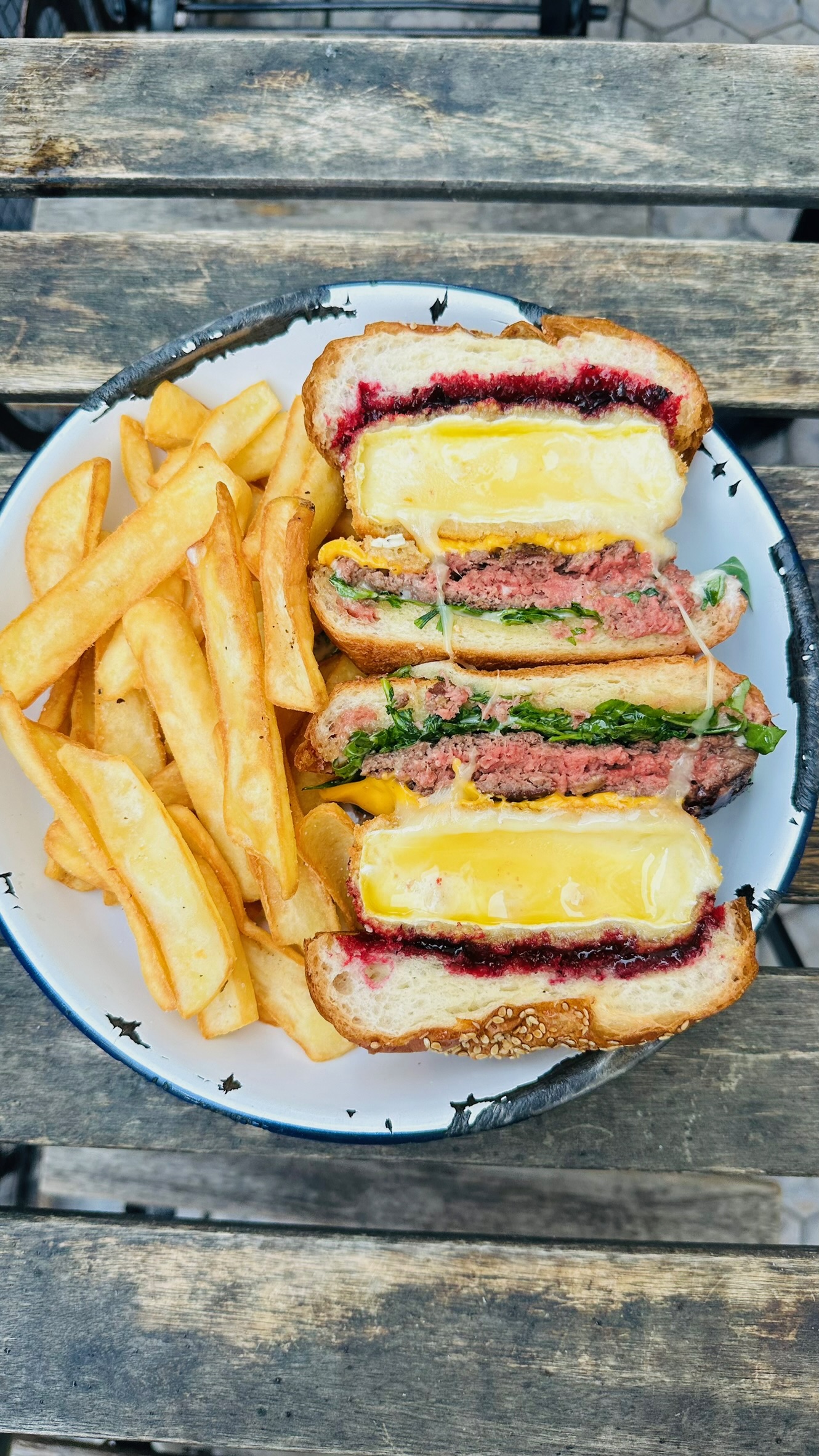 Епік чізбургер кафе/EPIC CHEESEBURGER CAFE - DUCKS LAKE image 1