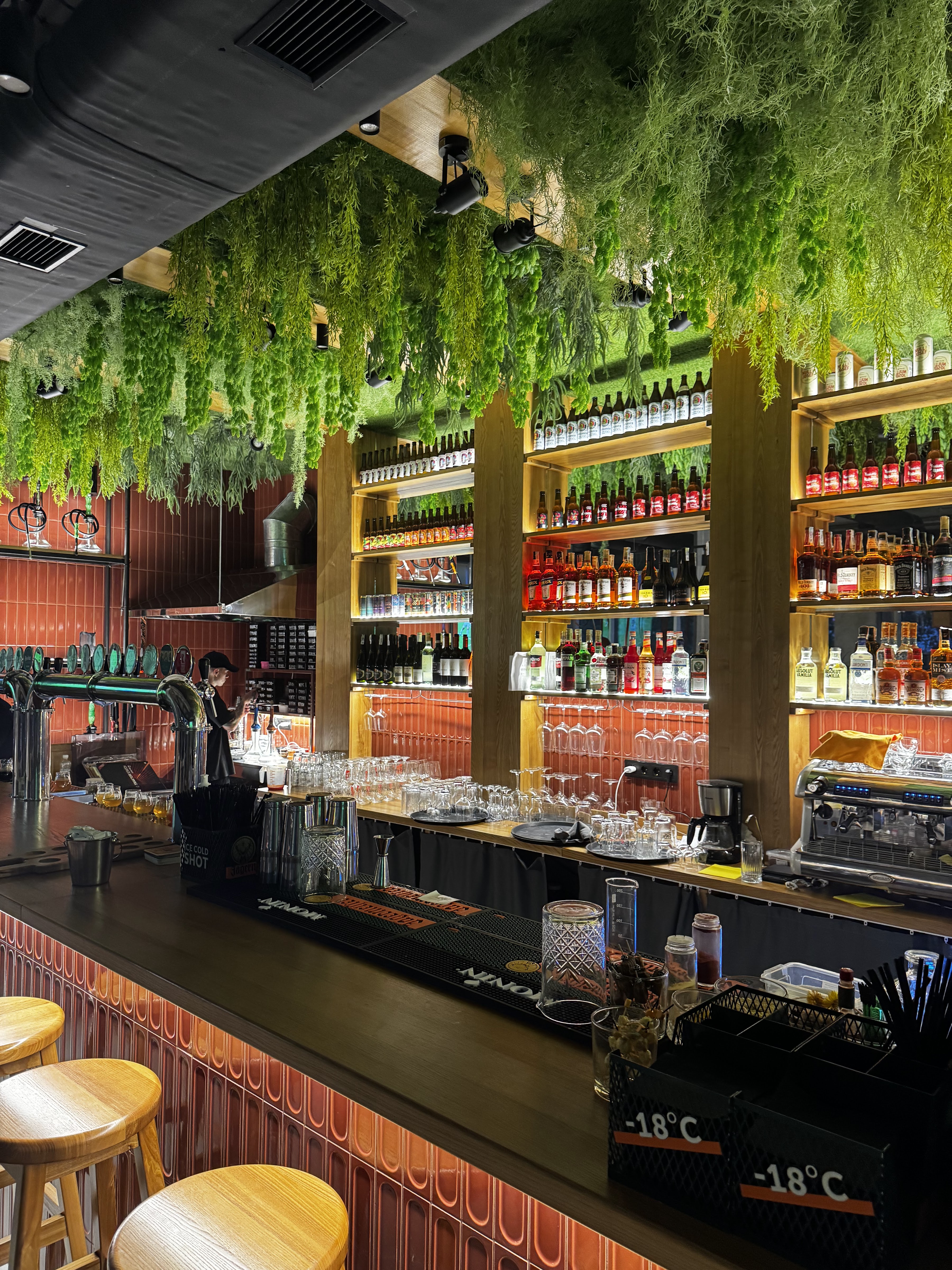 Seven Restopub image 16