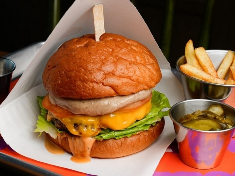 Fami burger image 12