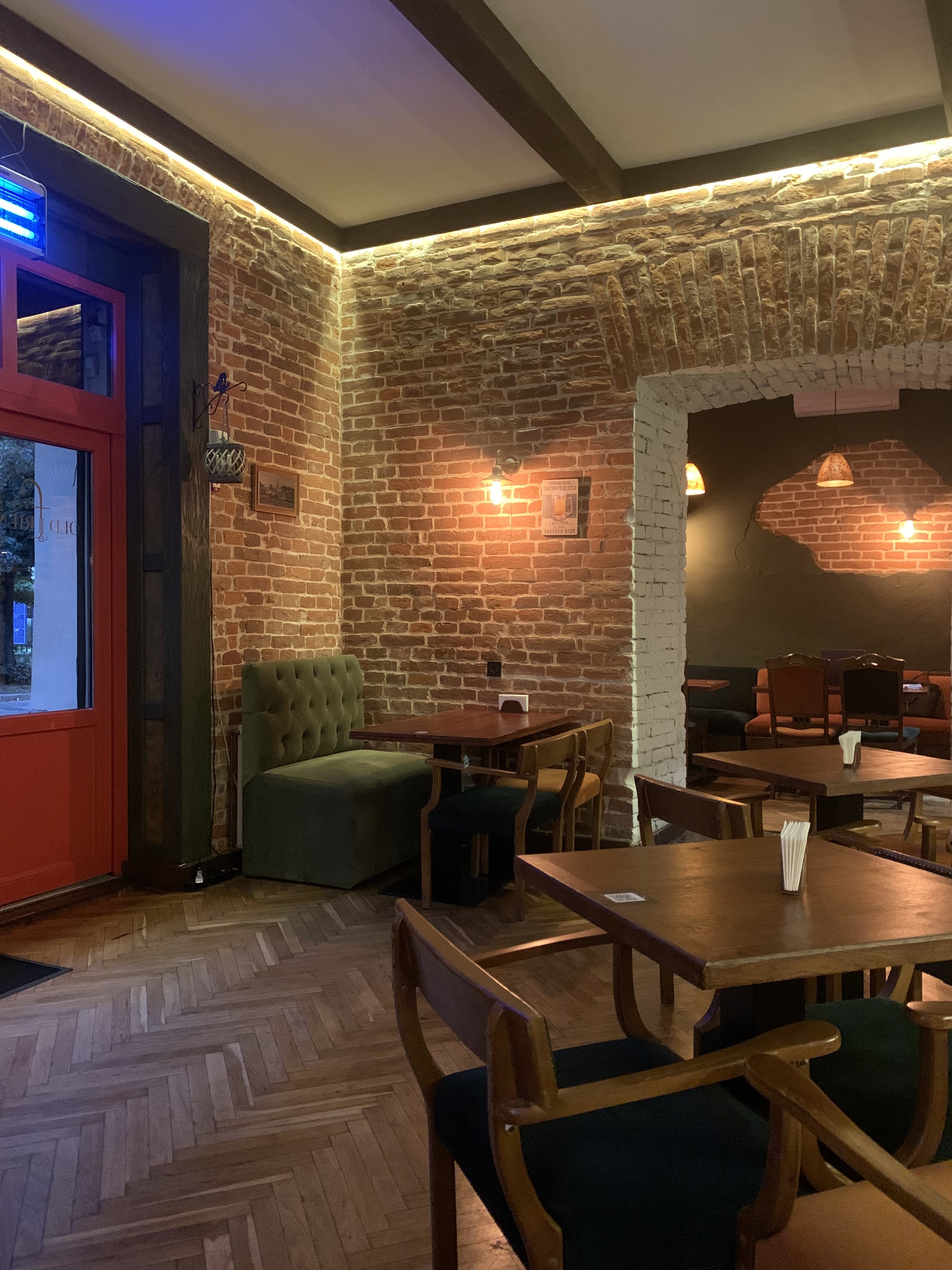 Old friends Restaurant image 15