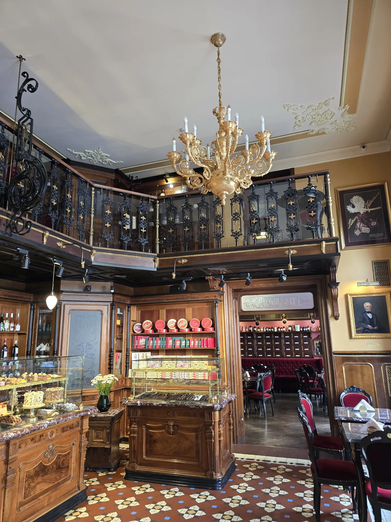 Confectionery-pharmacy Ionic Under the Golden Star image 14