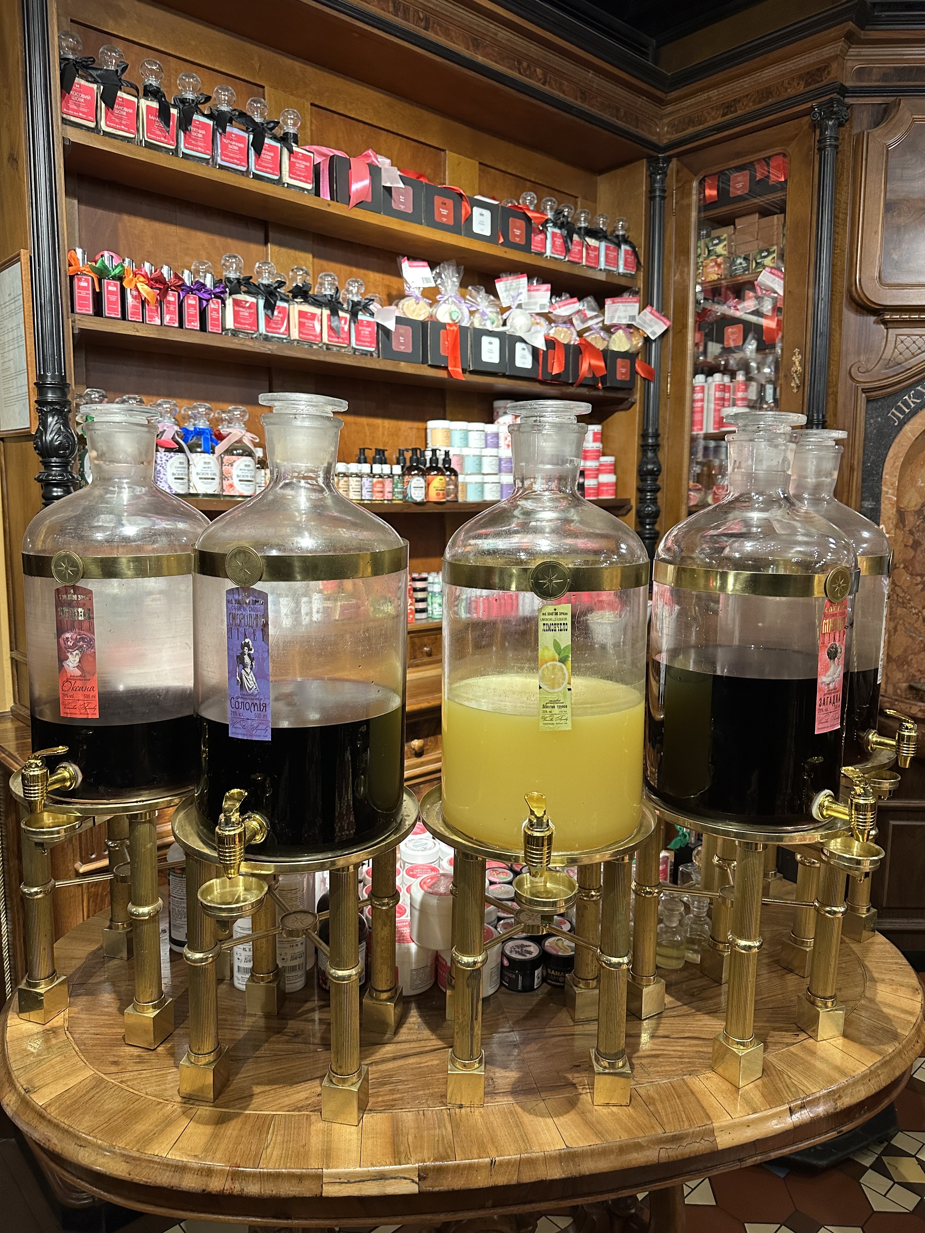 Confectionery-pharmacy Ionic Under the Golden Star image 19