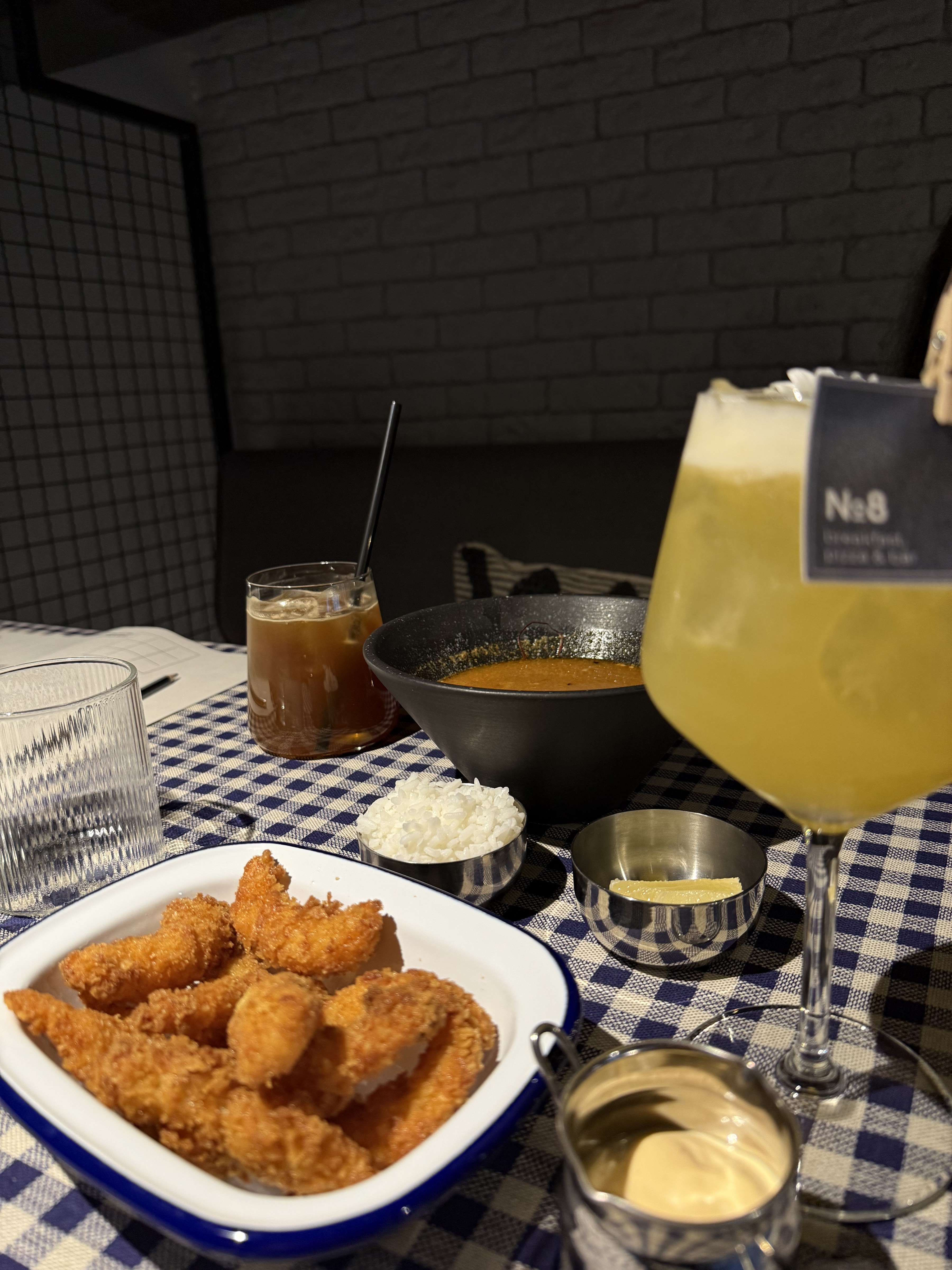 №8 Breakfast, pizza & bar image 5