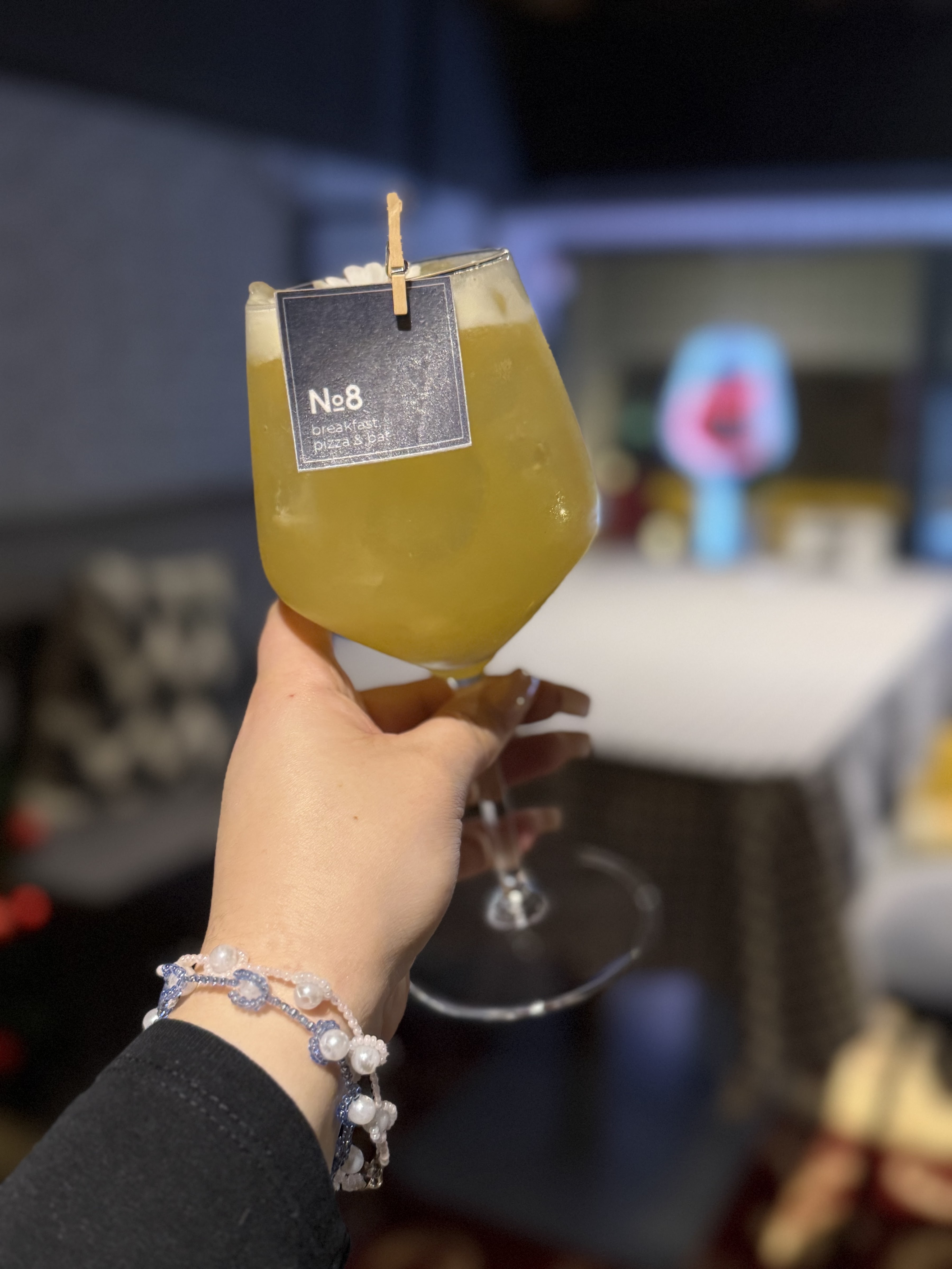 №8 Breakfast, pizza & bar image 7