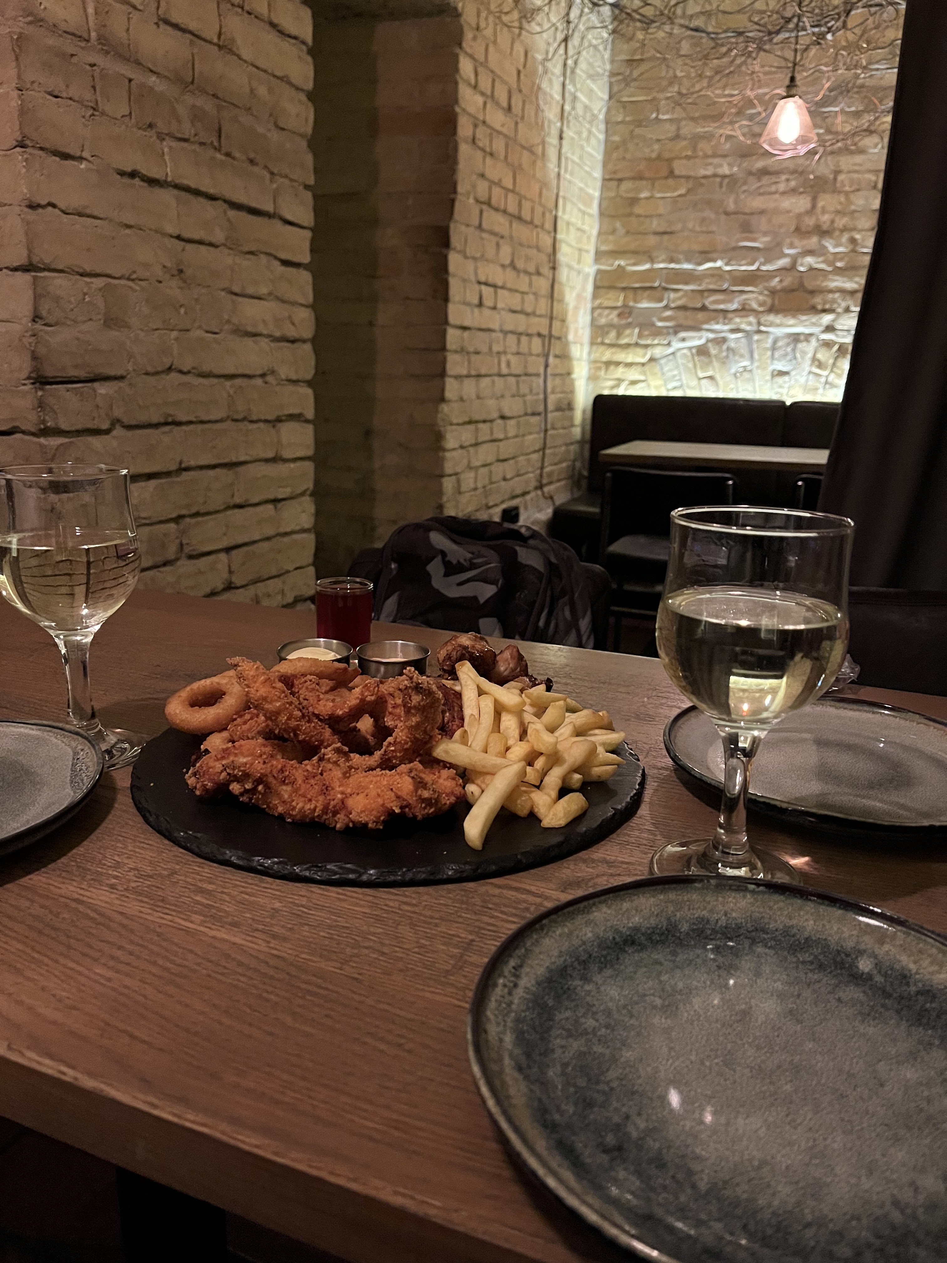 Добрий Друг 4 паб Львів Pub Lviv image 5