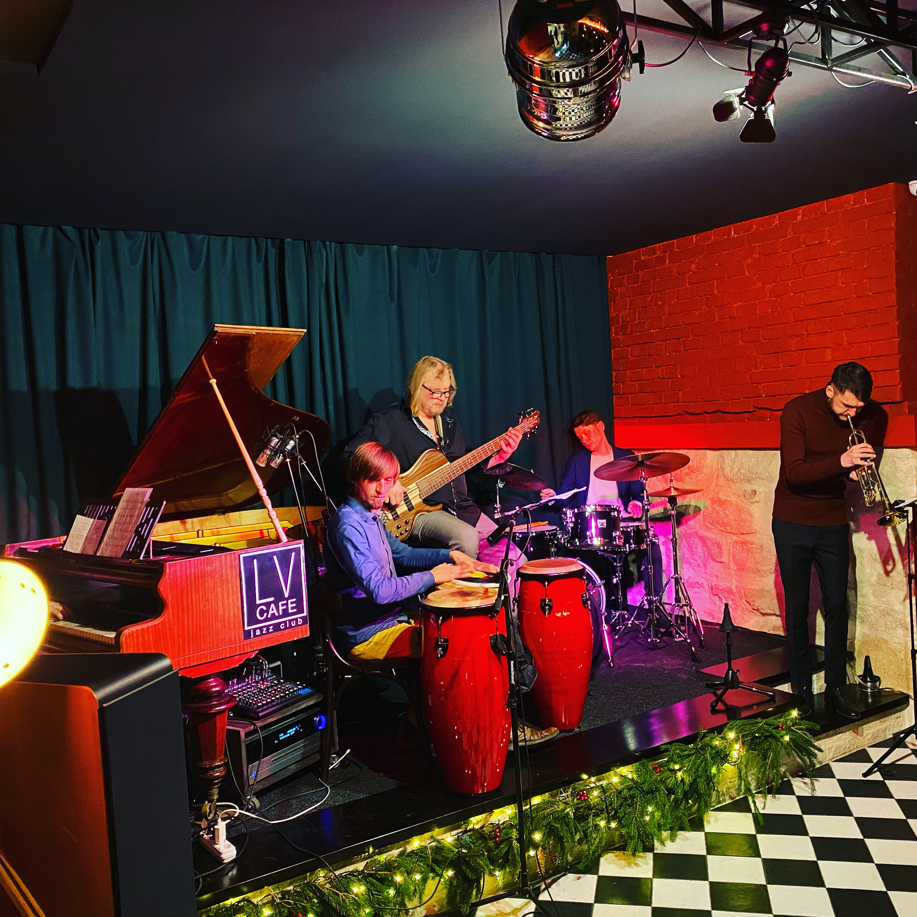 Dovhi Burkhlyvi Oplesky image 3