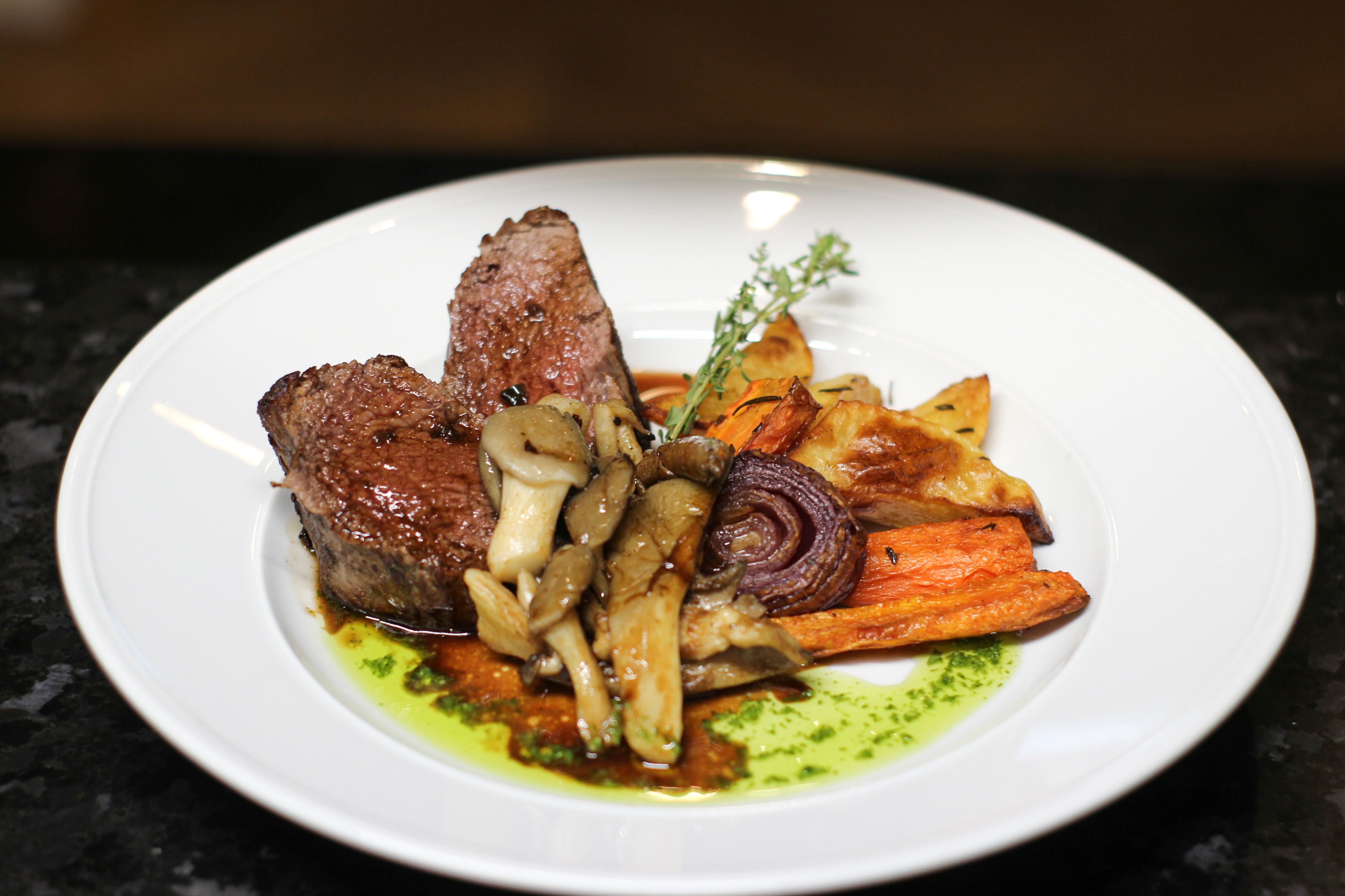 Leo Restaurant & Bar image 12