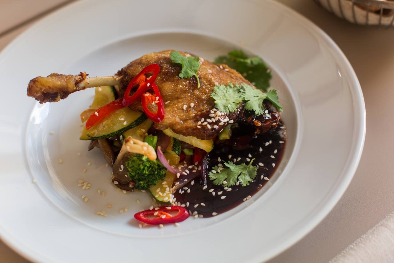 Leo Restaurant & Bar image 15