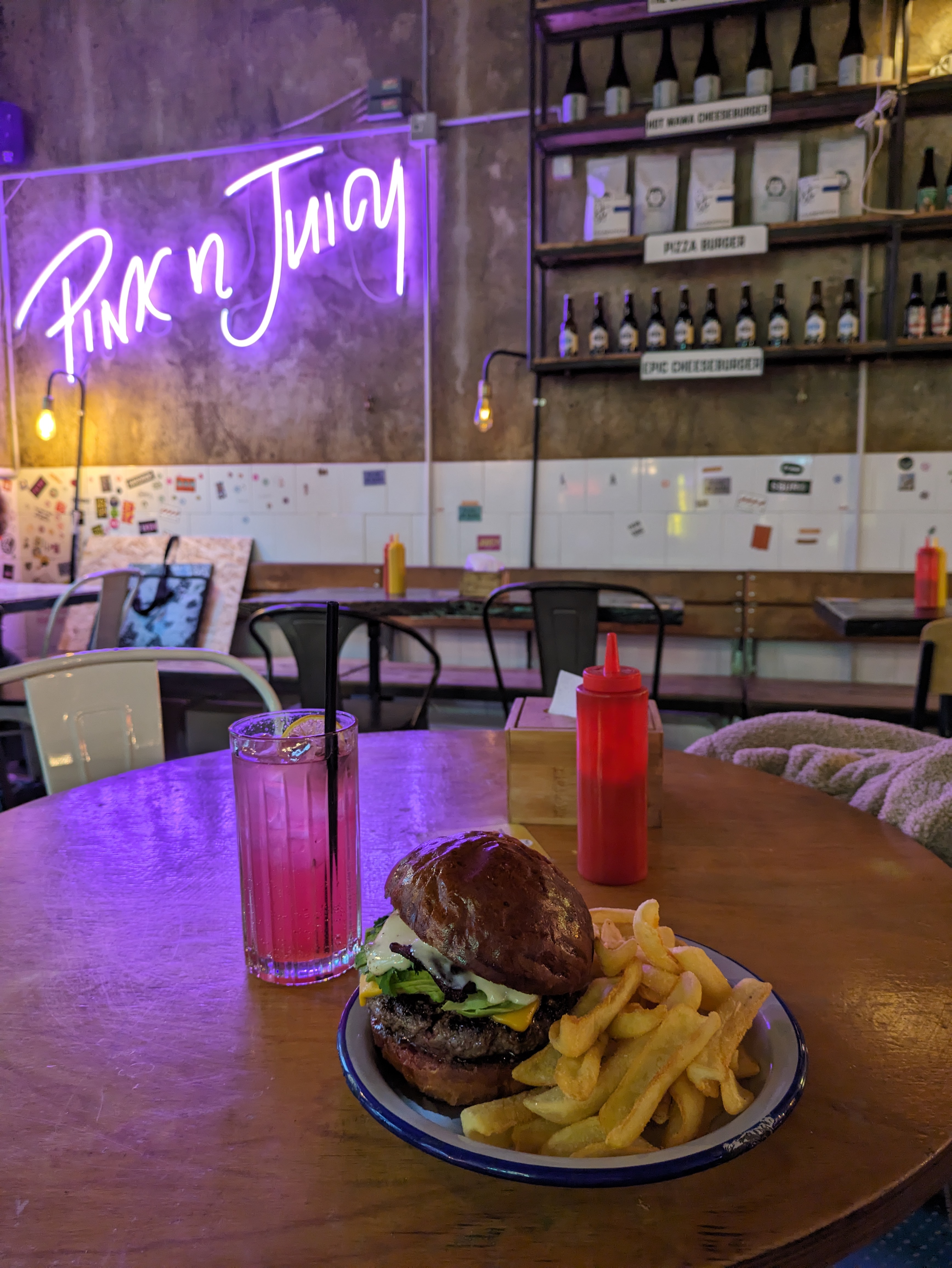 ЕПІК ЧІЗБУРГЕР КАФЕ / EPIC CHEESEBURGER CAFE image 6