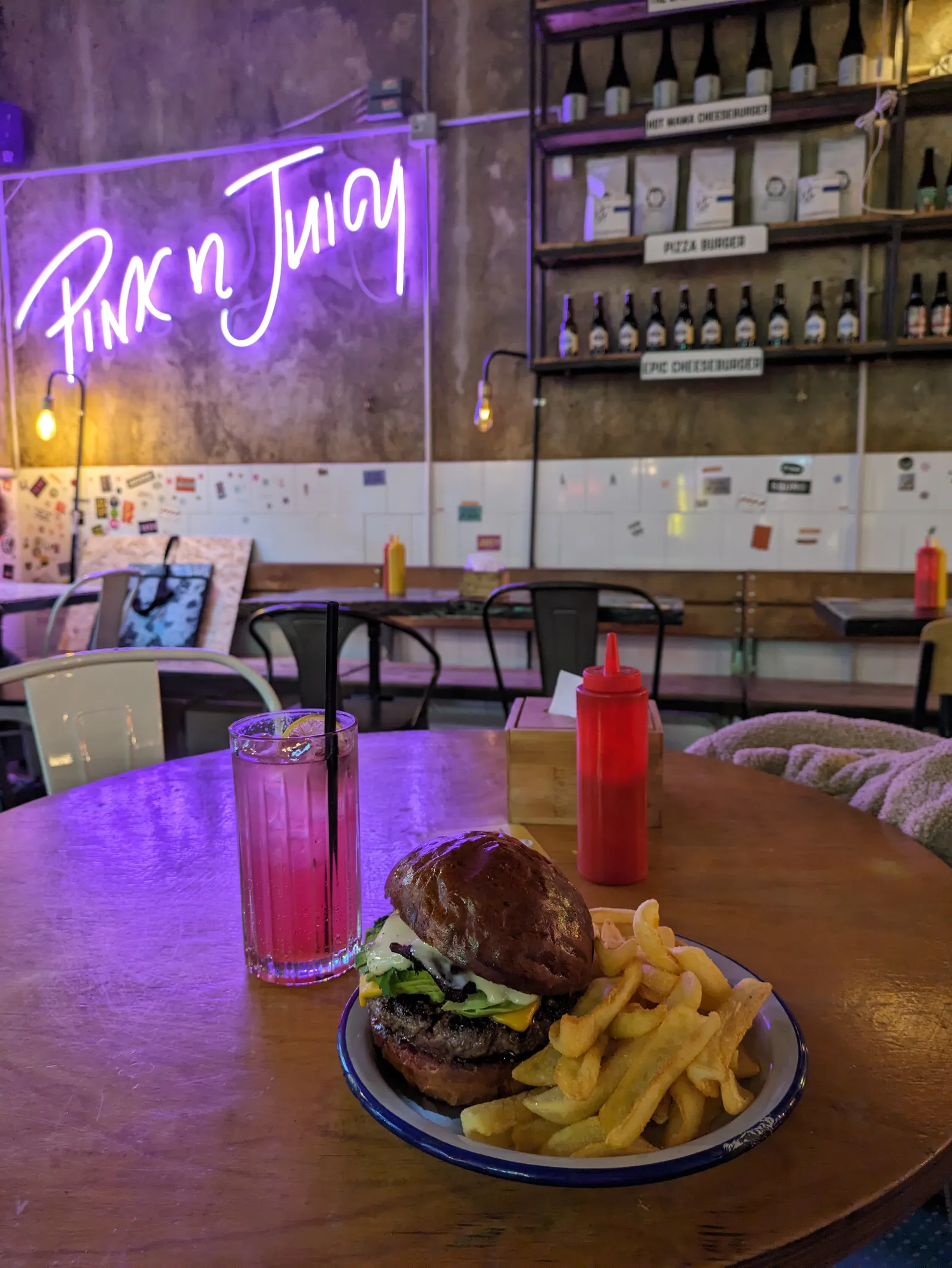 ЕПІК ЧІЗБУРГЕР КАФЕ / EPIC CHEESEBURGER CAFE image 6