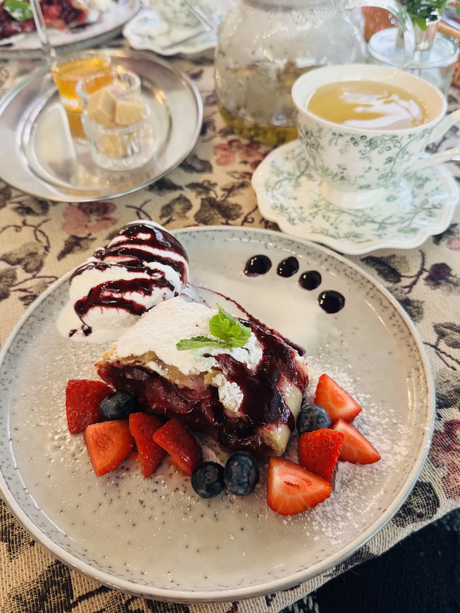 Le Petit Café Lviv image 15