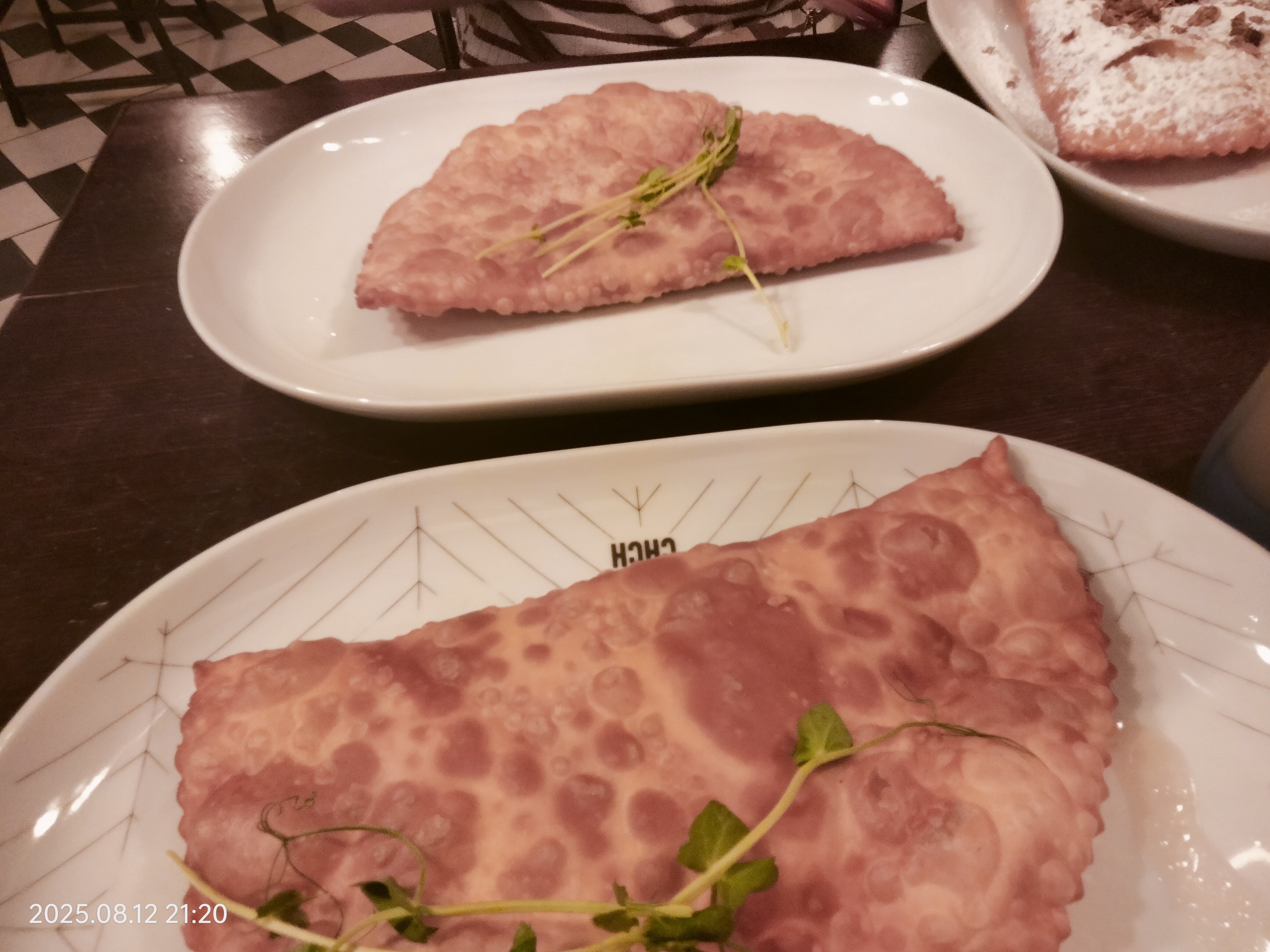 Чотири Чебуреки. Prosecco Bar image 20