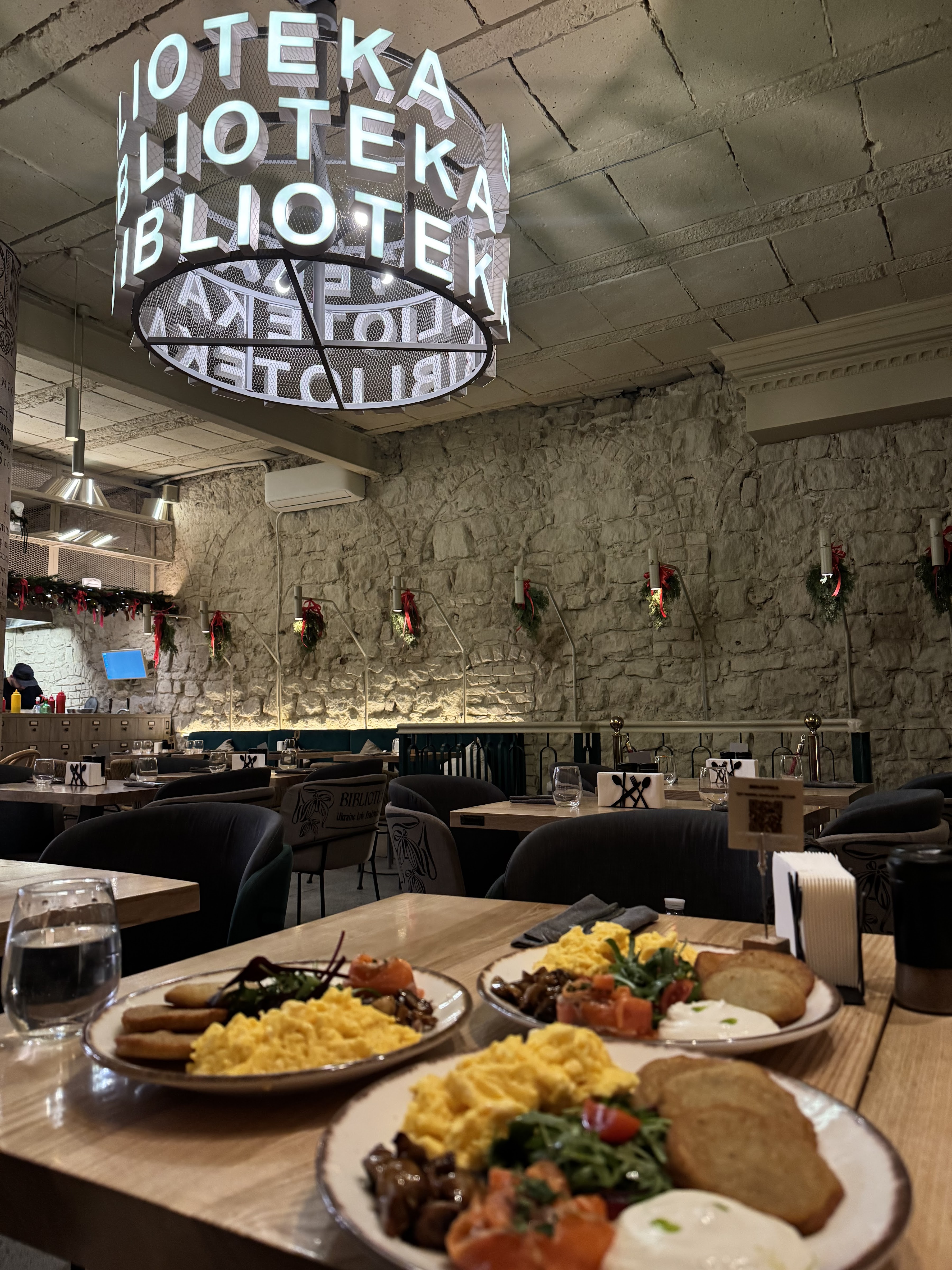 Biblioteka restaurant lviv image 15