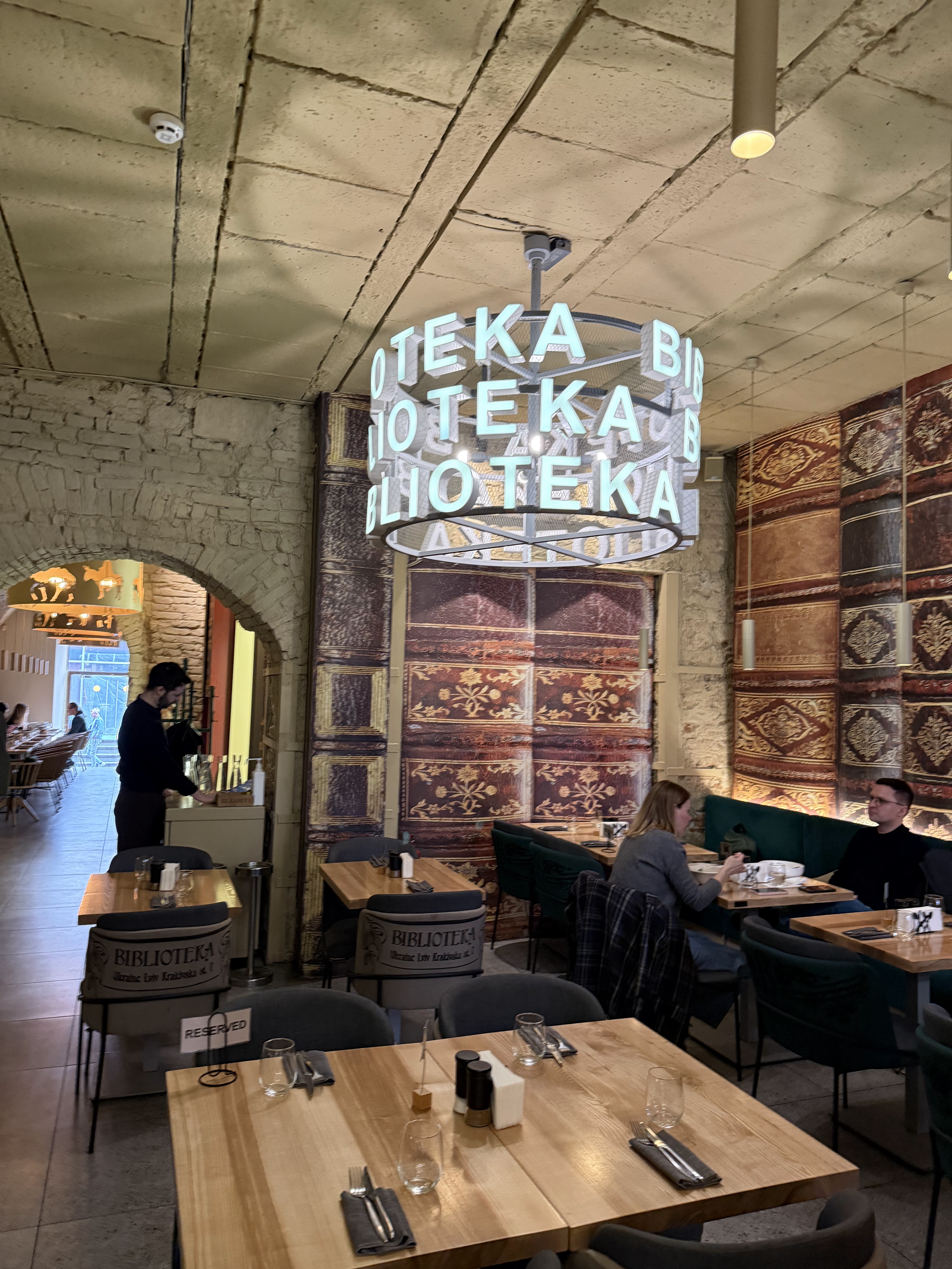 Biblioteka restaurant lviv image 16