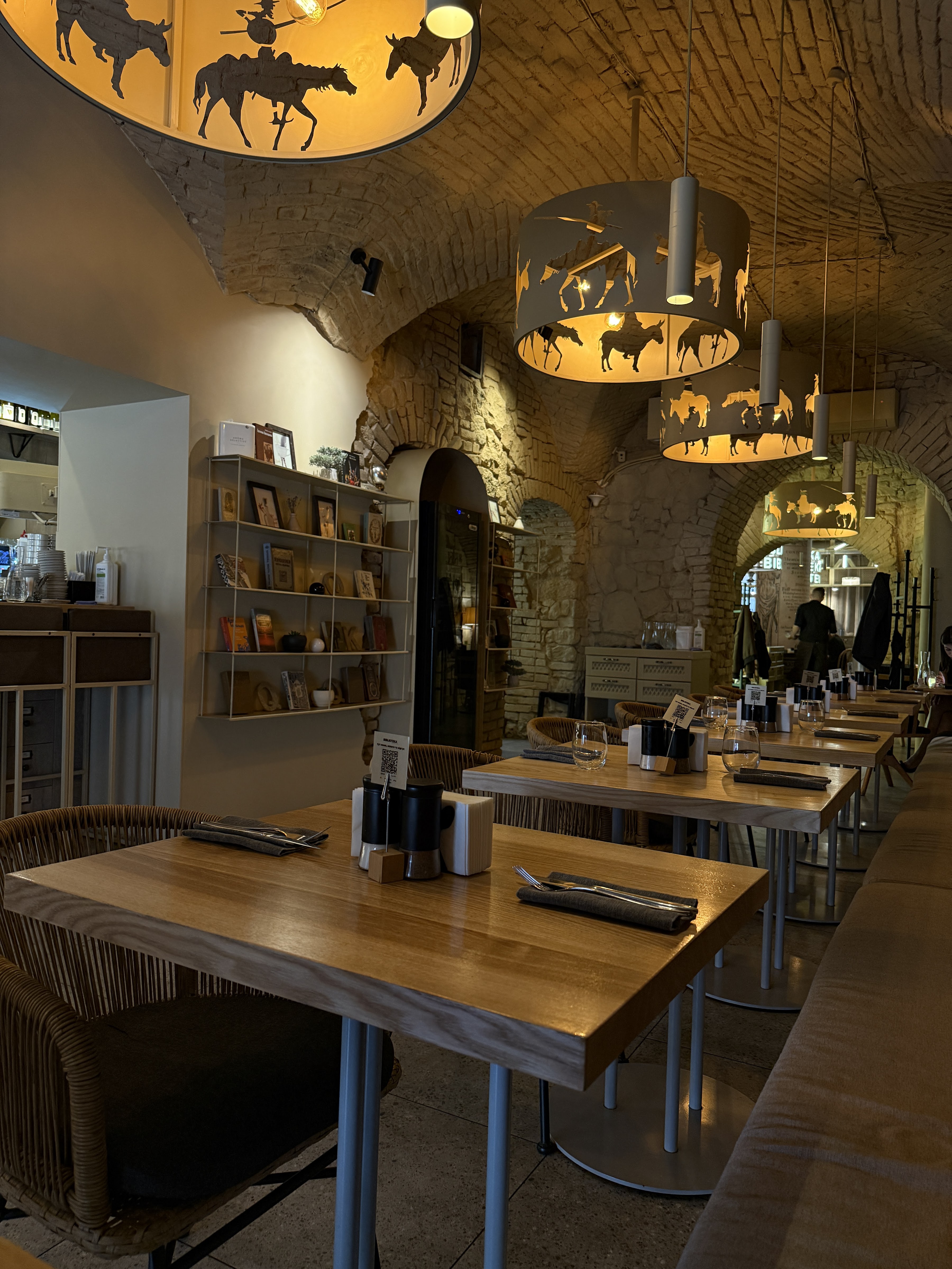 Biblioteka restaurant lviv image 18