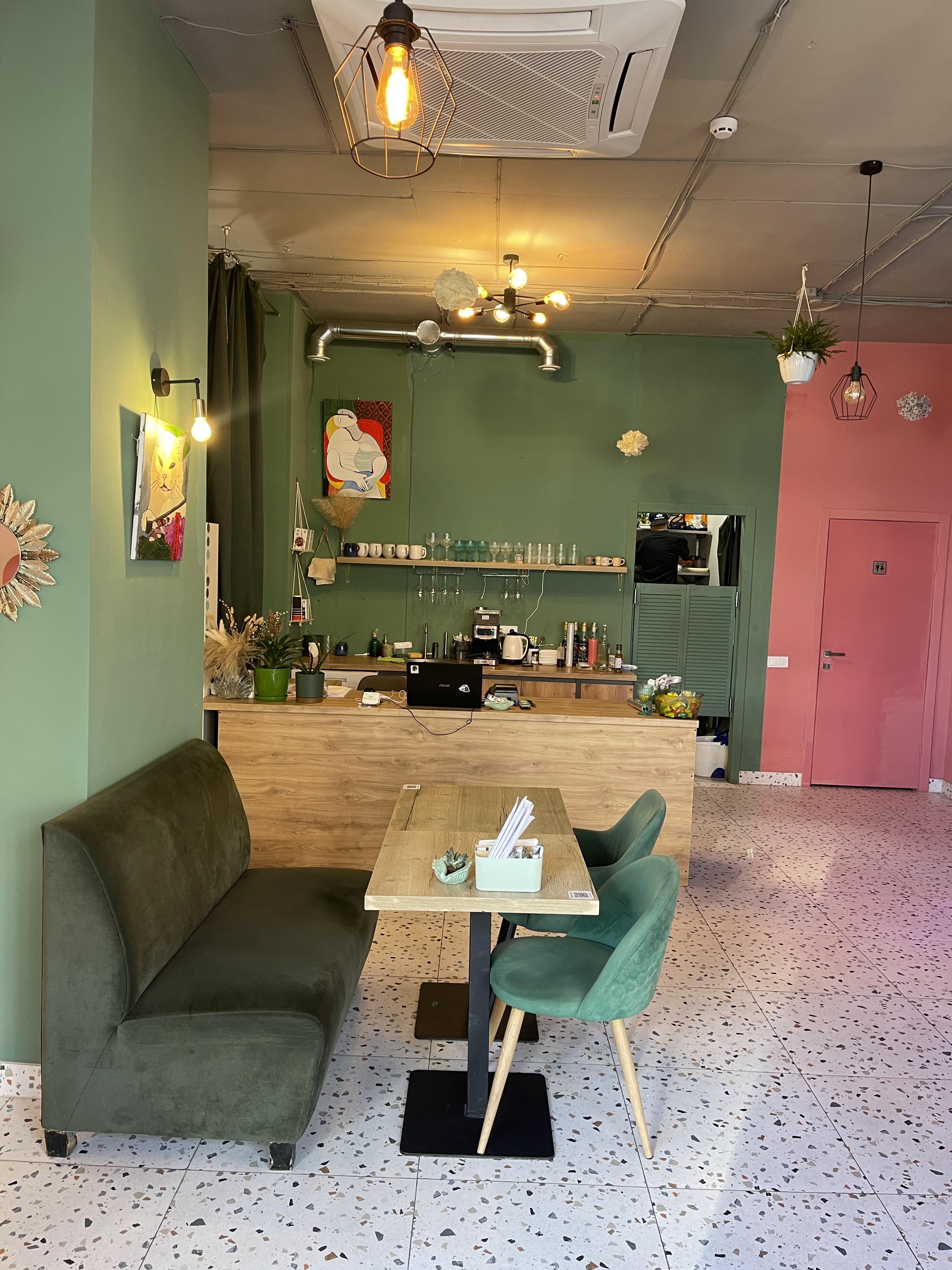 Susheriva Naybilʹshi Sushi U Lʹvovi image 7