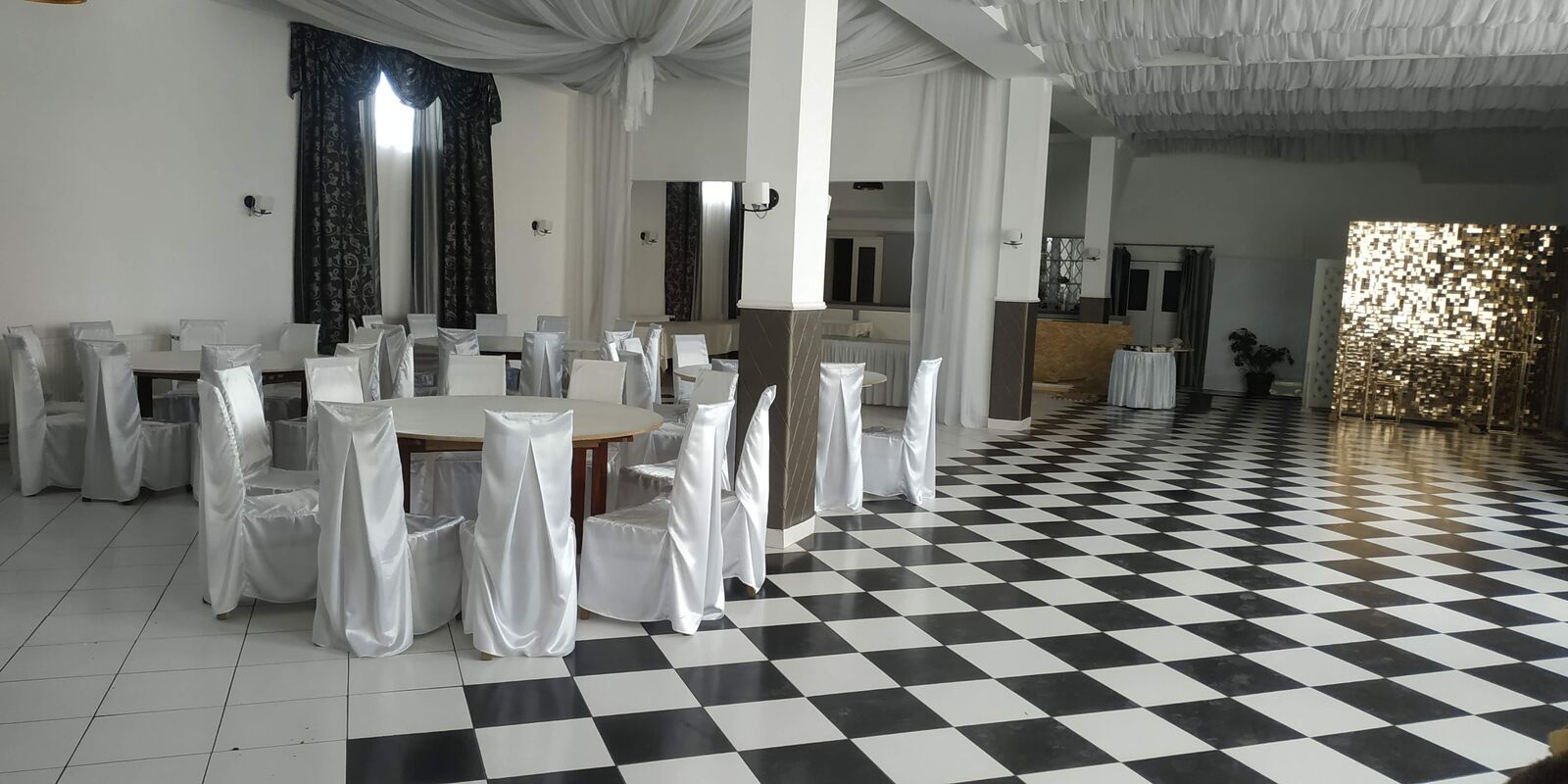 Banquet House image 18