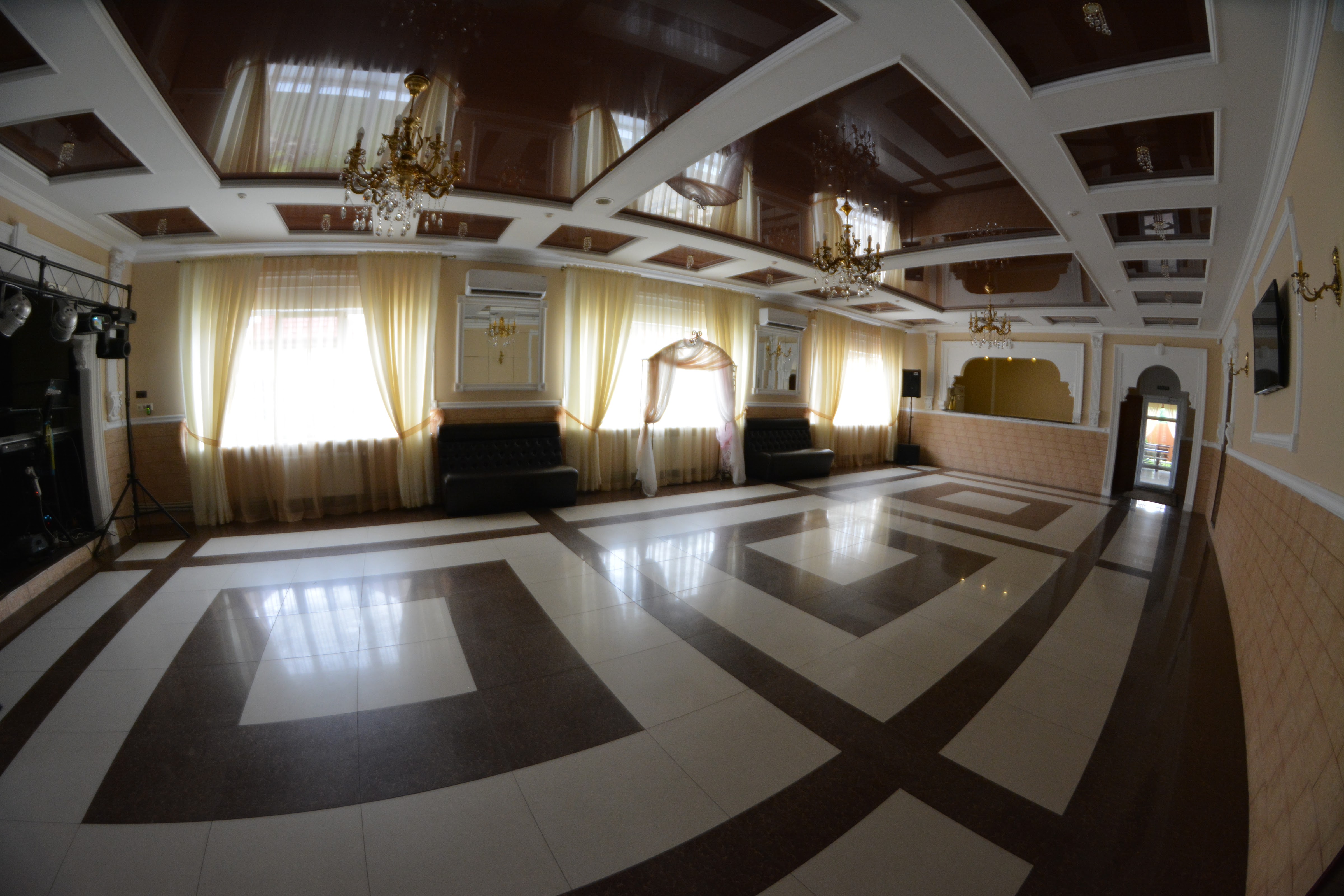 Гостинний двір image 18