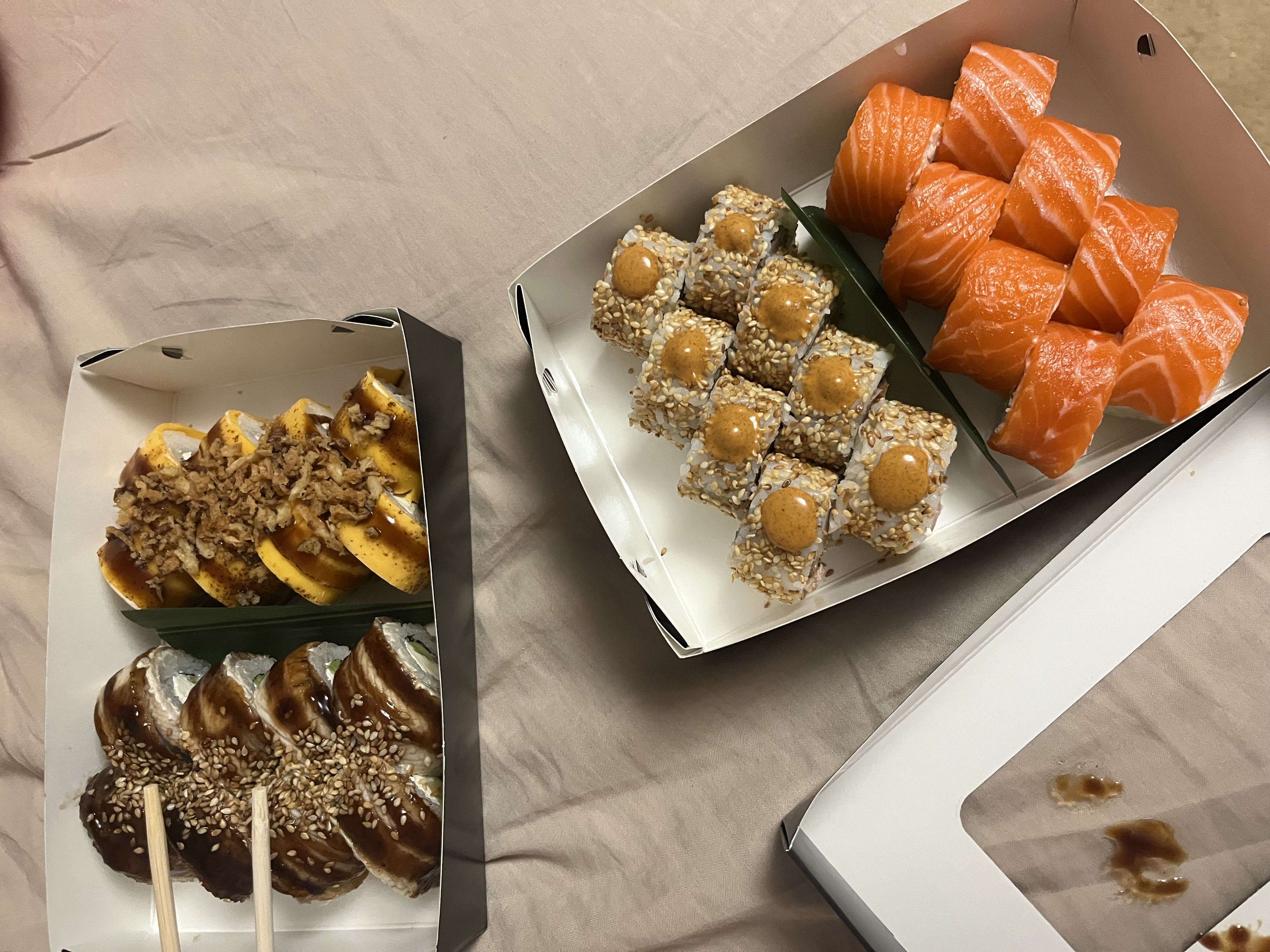 Day Kraba - Dostavka Sushi Ta Roliv image 2