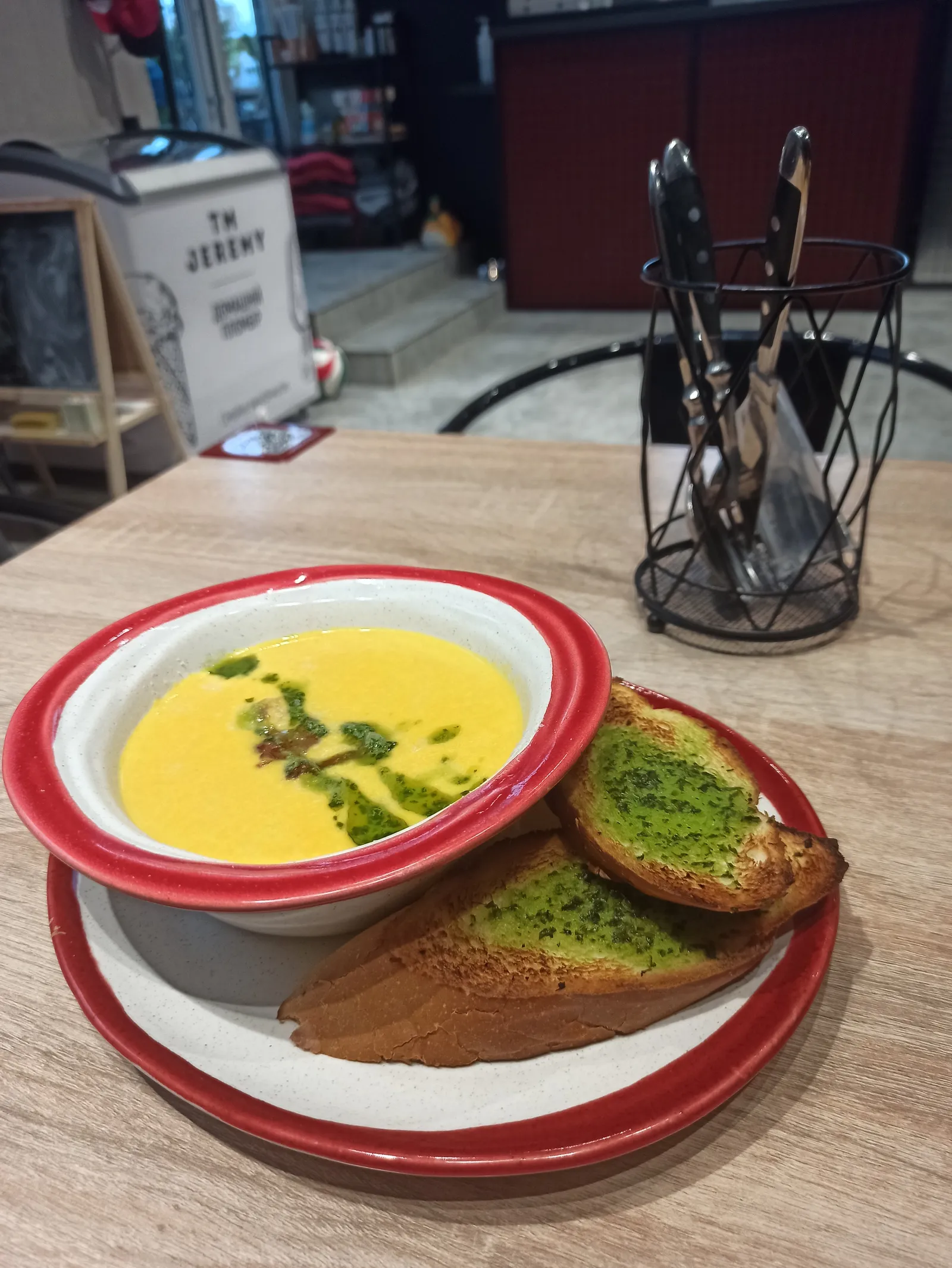 KachCafe image 5