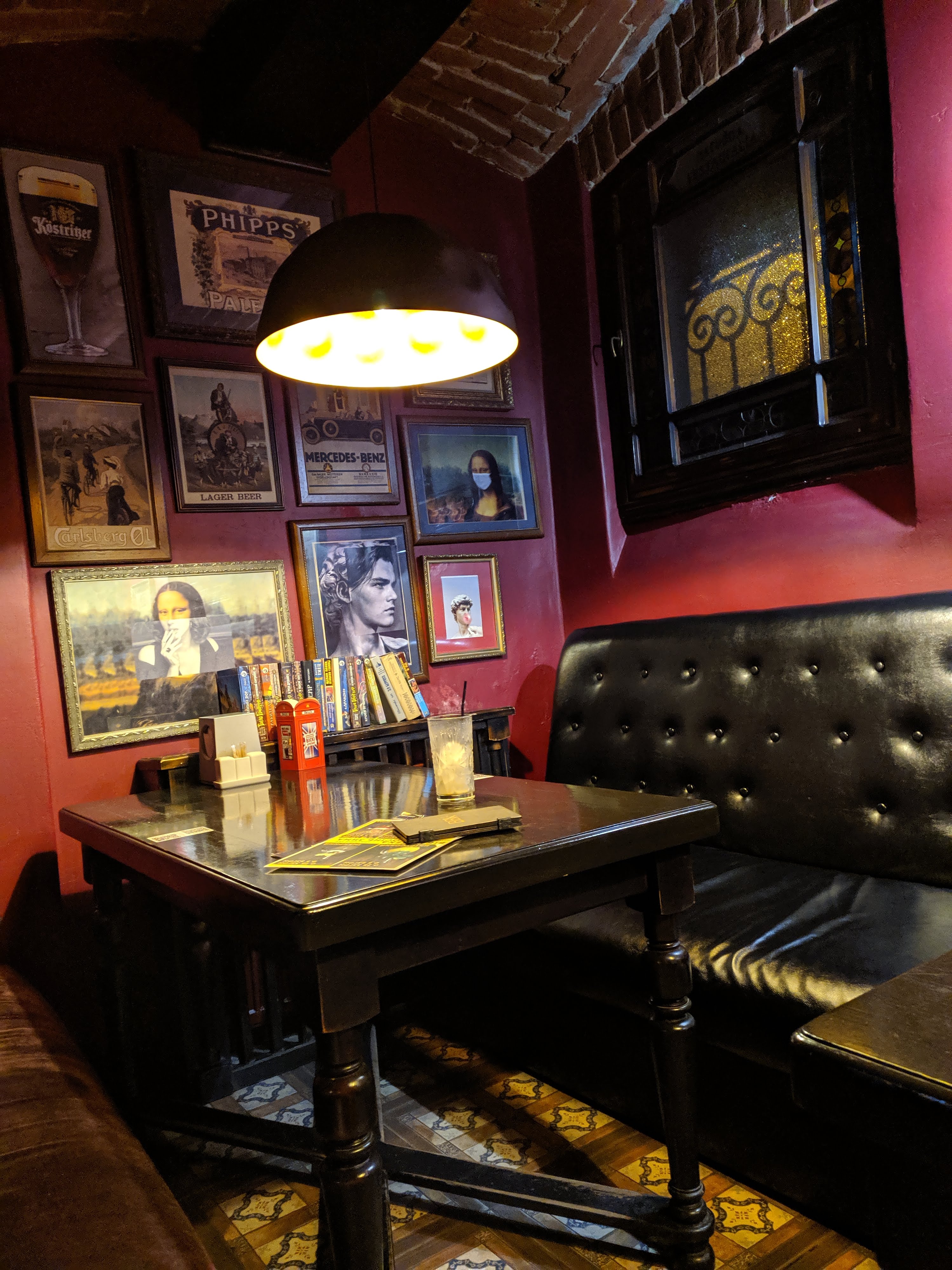 Biblioteka Pub image 17