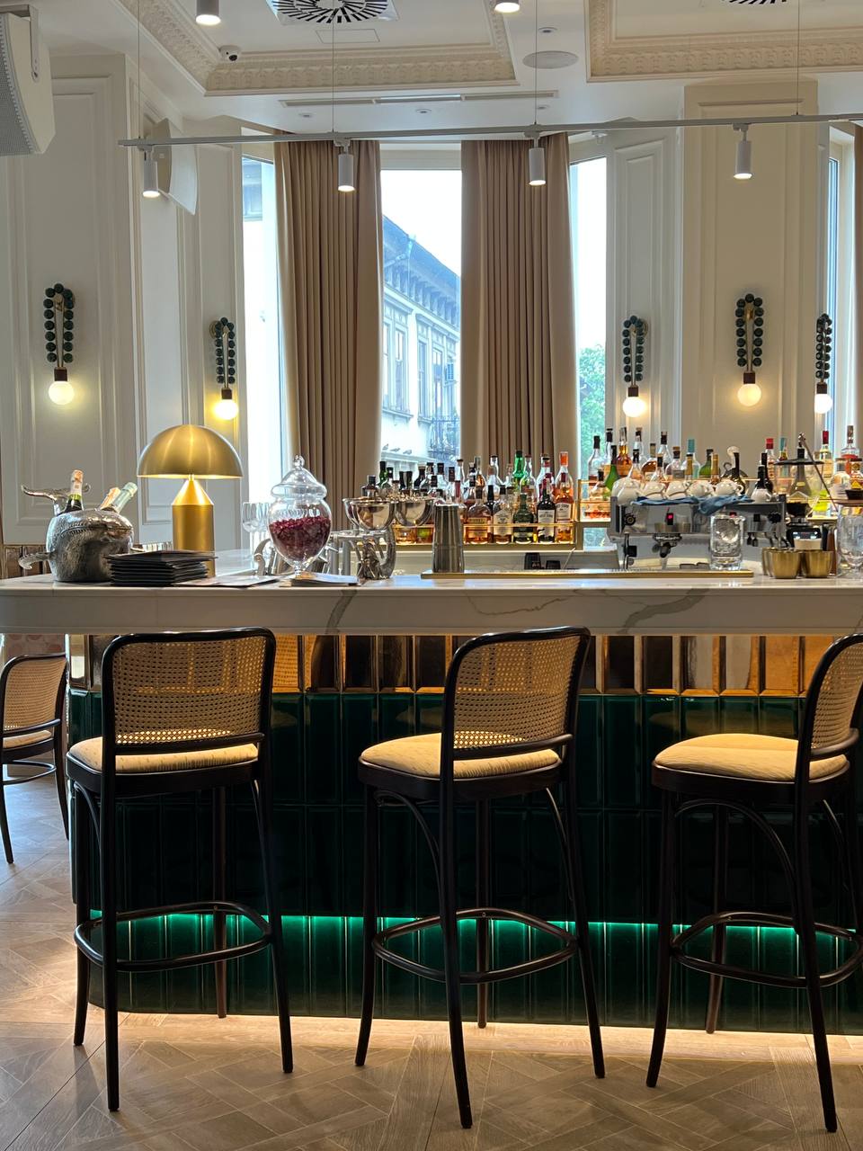 Omnivore & Sky Bar image 16