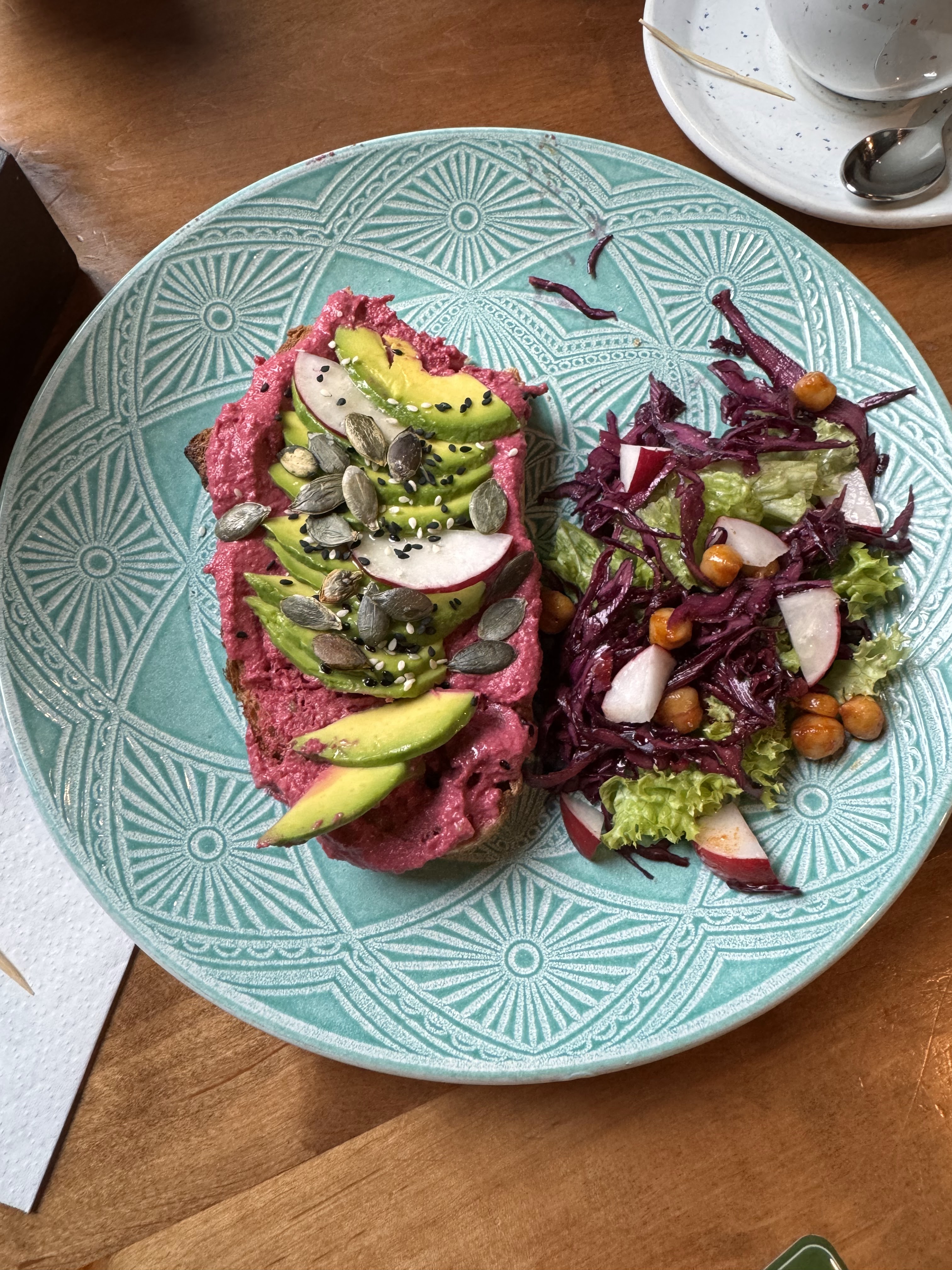 Mondays cafe image 20