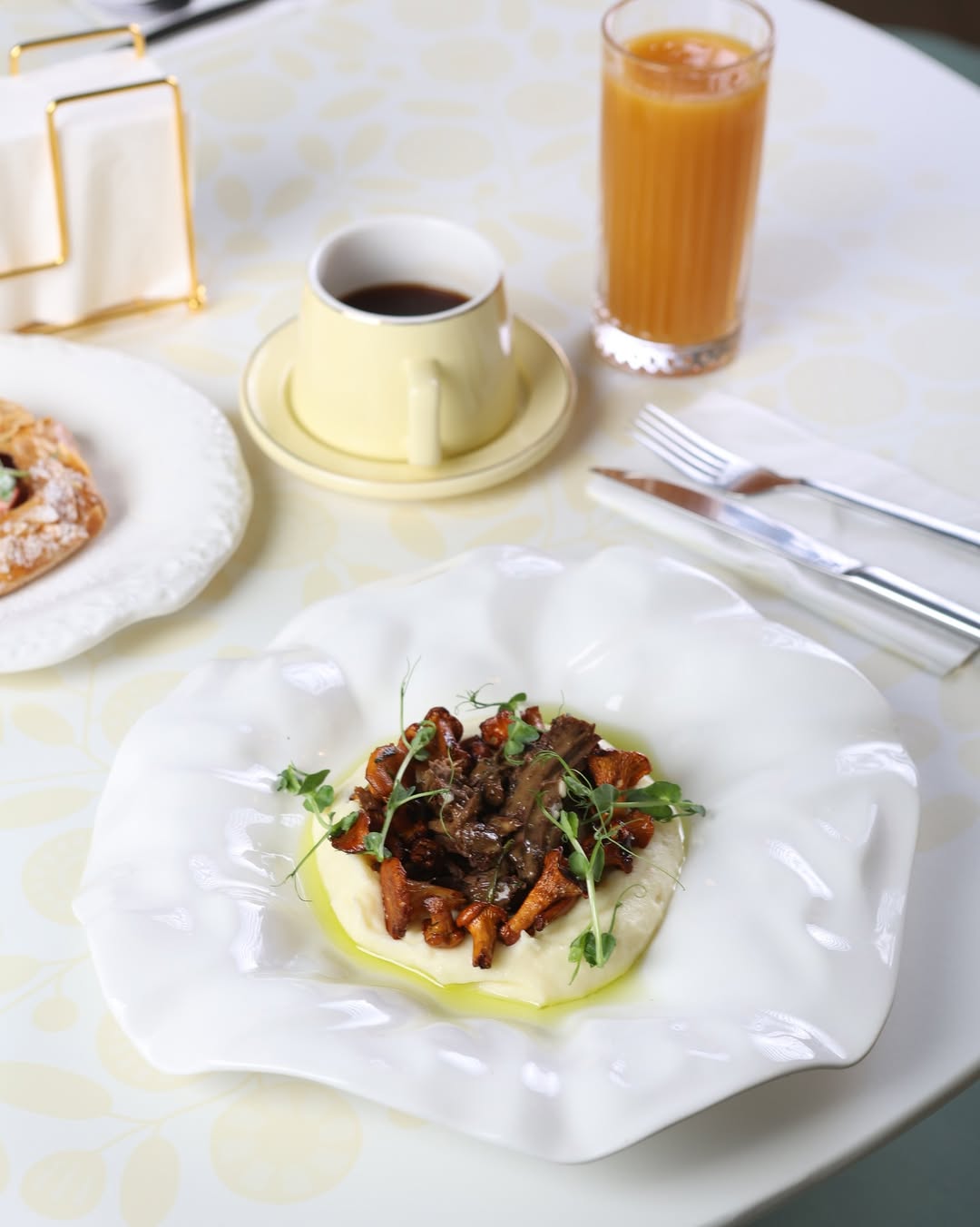 Yummy restaurant image 12