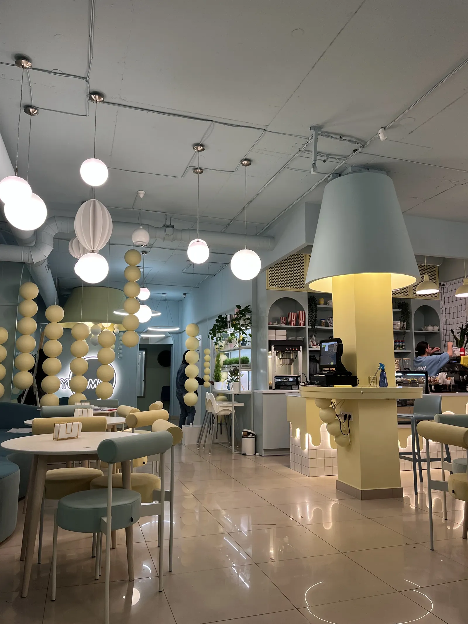 Yummy restaurant image 15