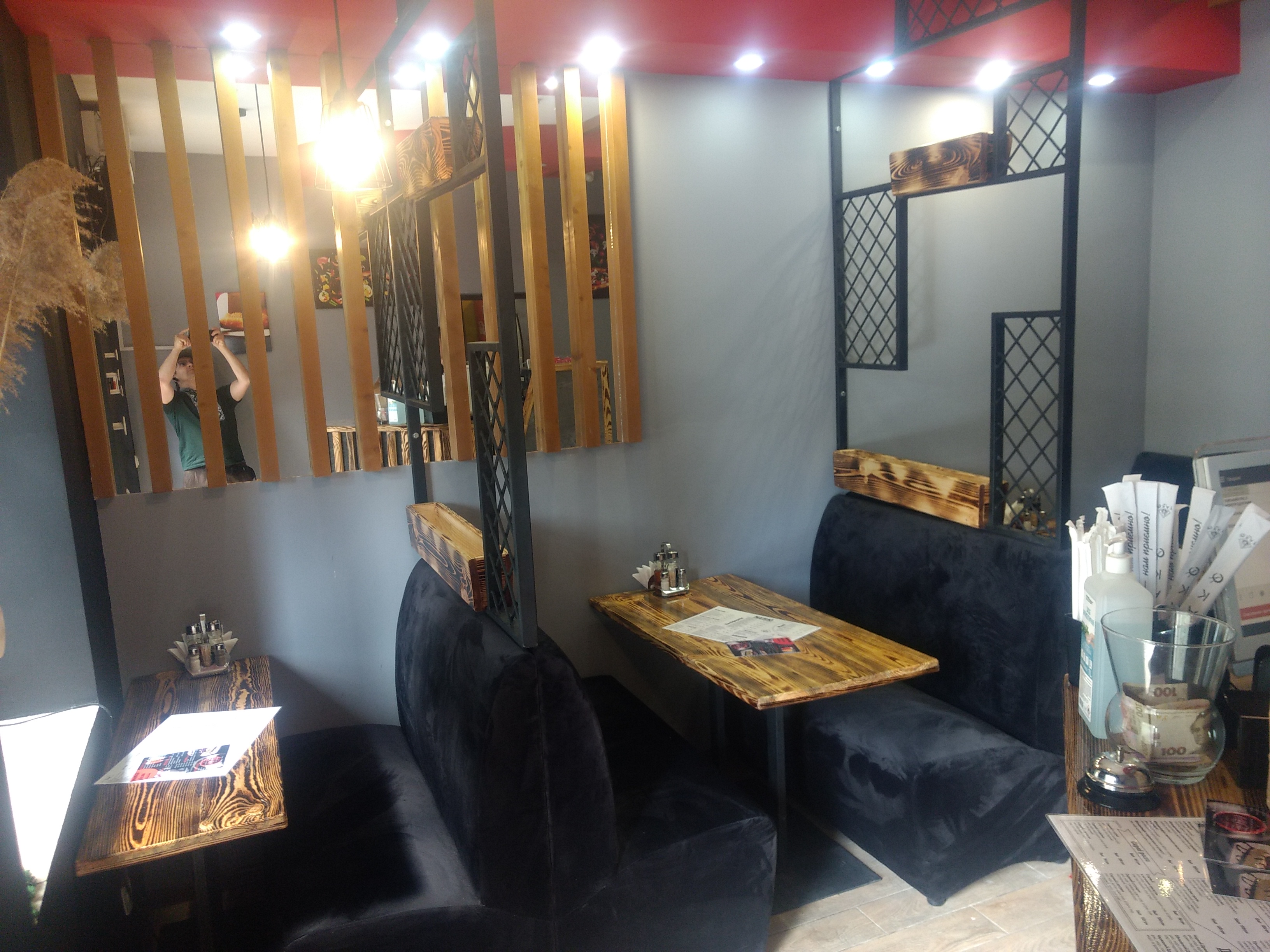 Sushi TAKO Pizza image 14