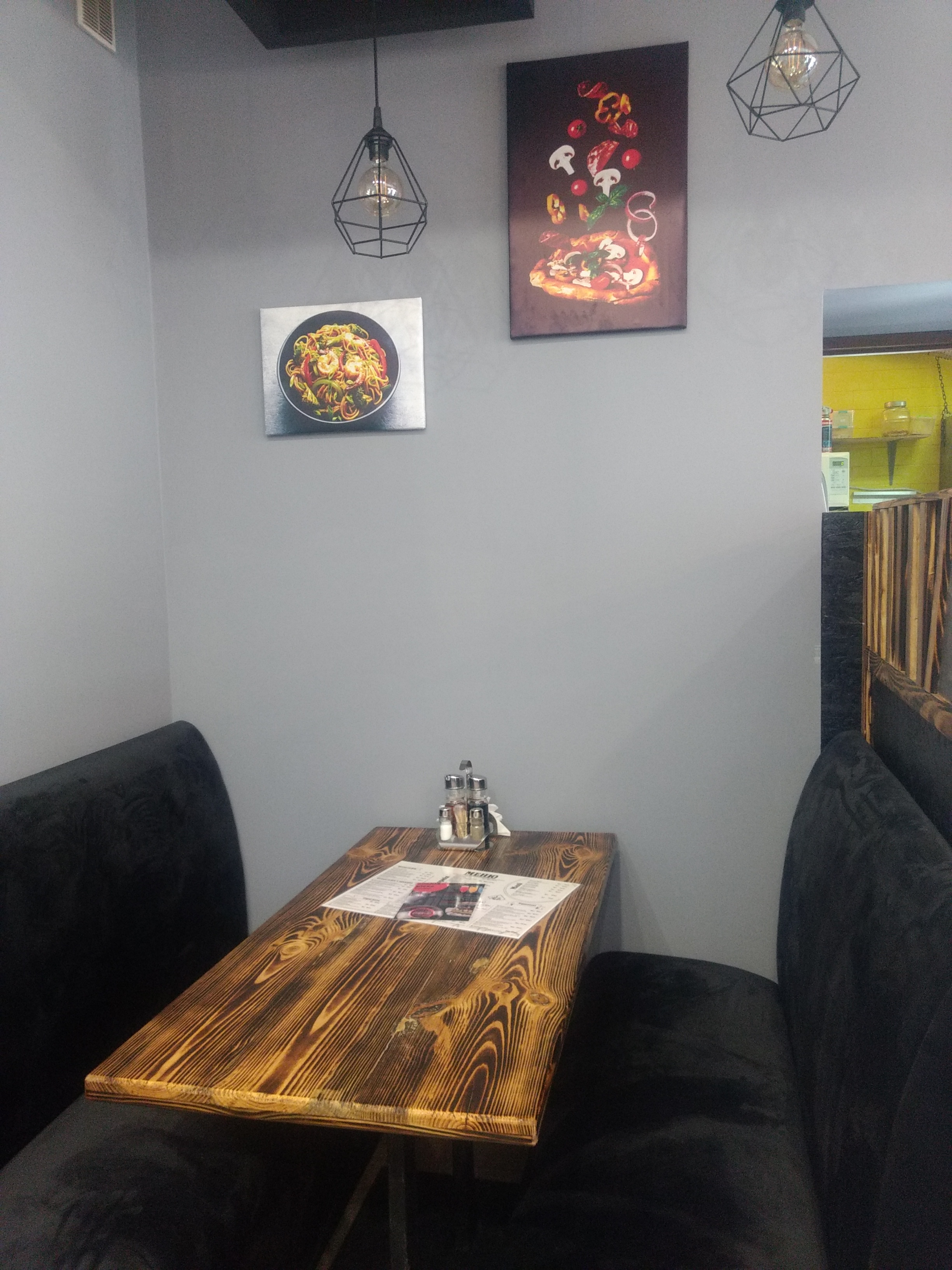 Sushi TAKO Pizza image 20