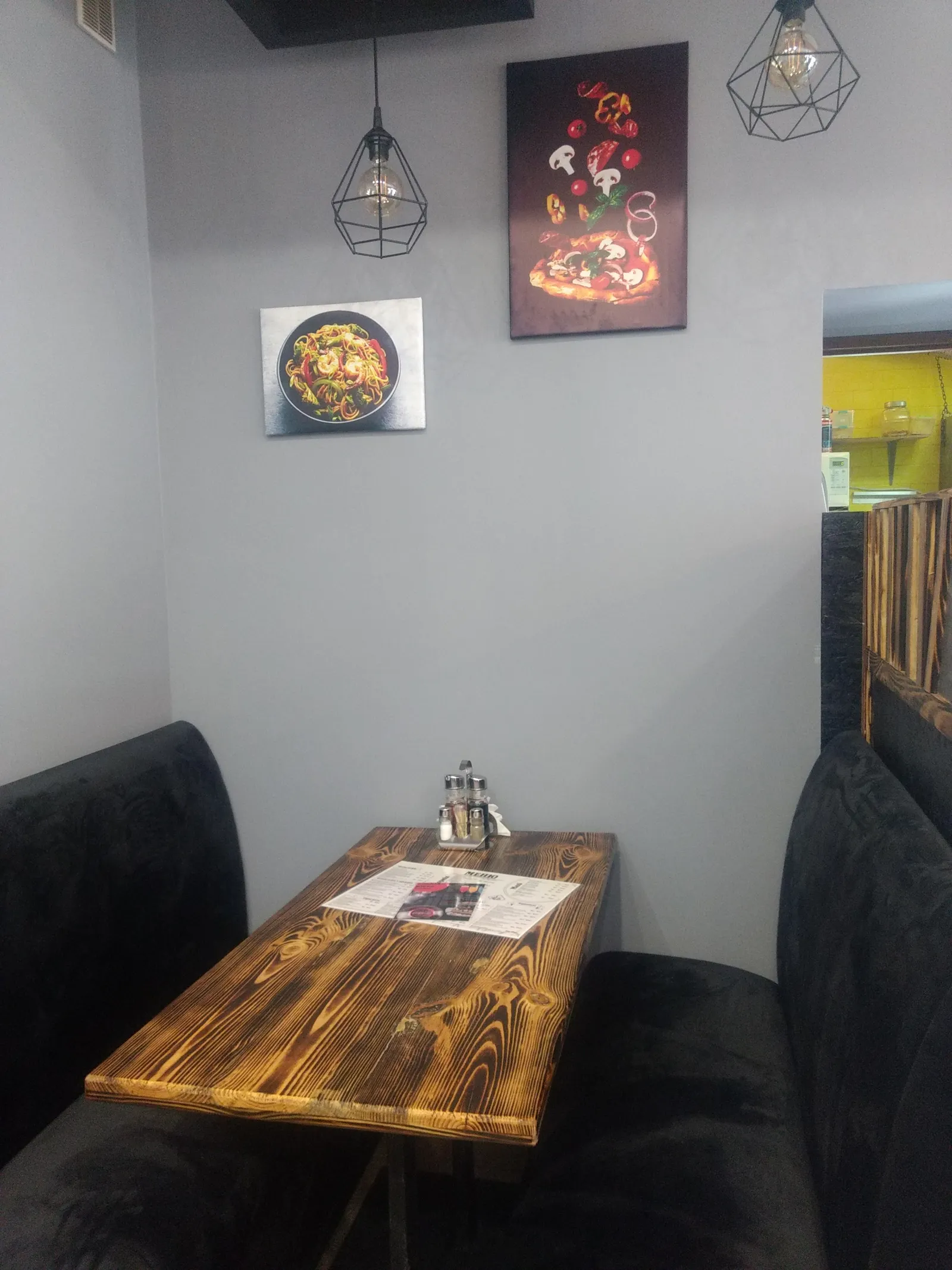 Sushi TAKO Pizza image 20