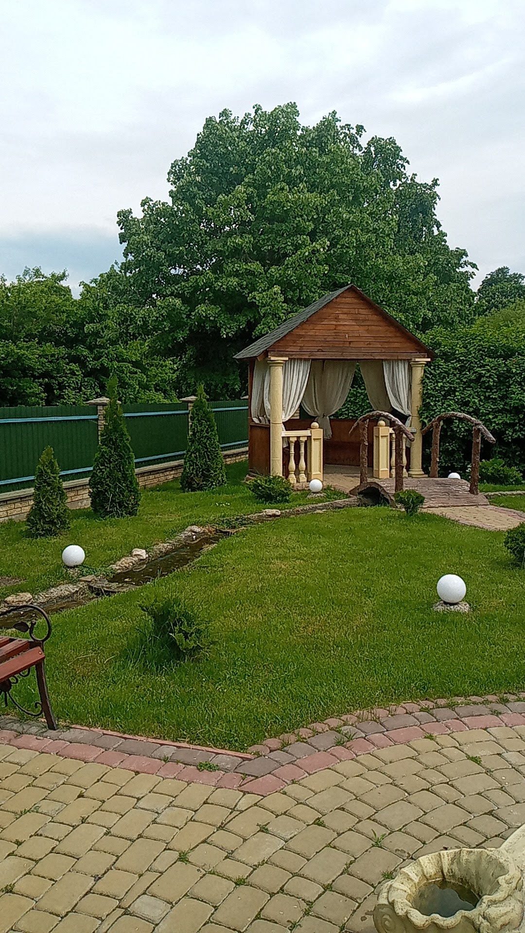 Veselka image 13