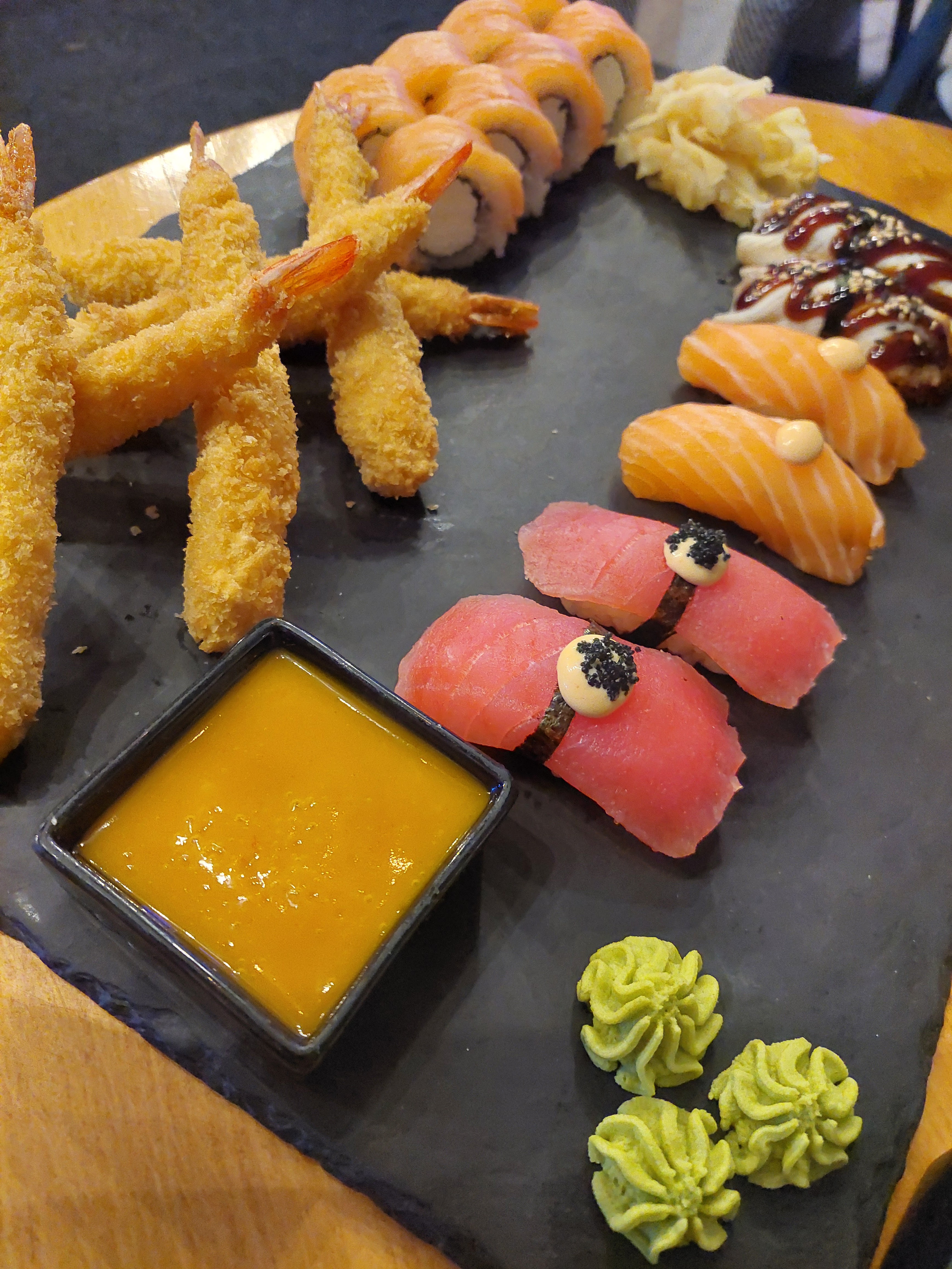 SuSHEF майстерня ролів і вок image 17