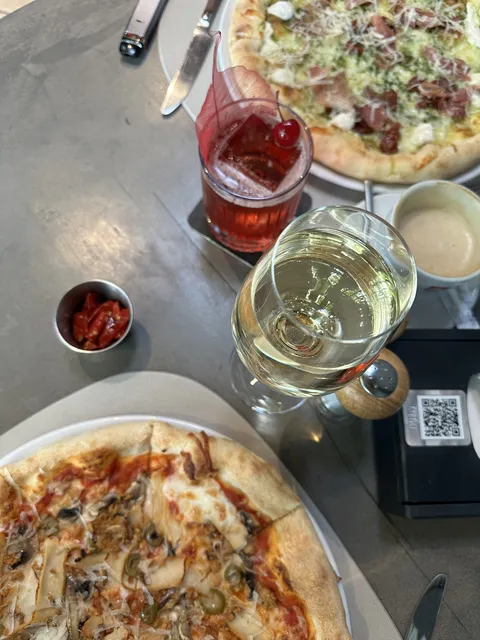 INSHYY Prosecco Бар image 3