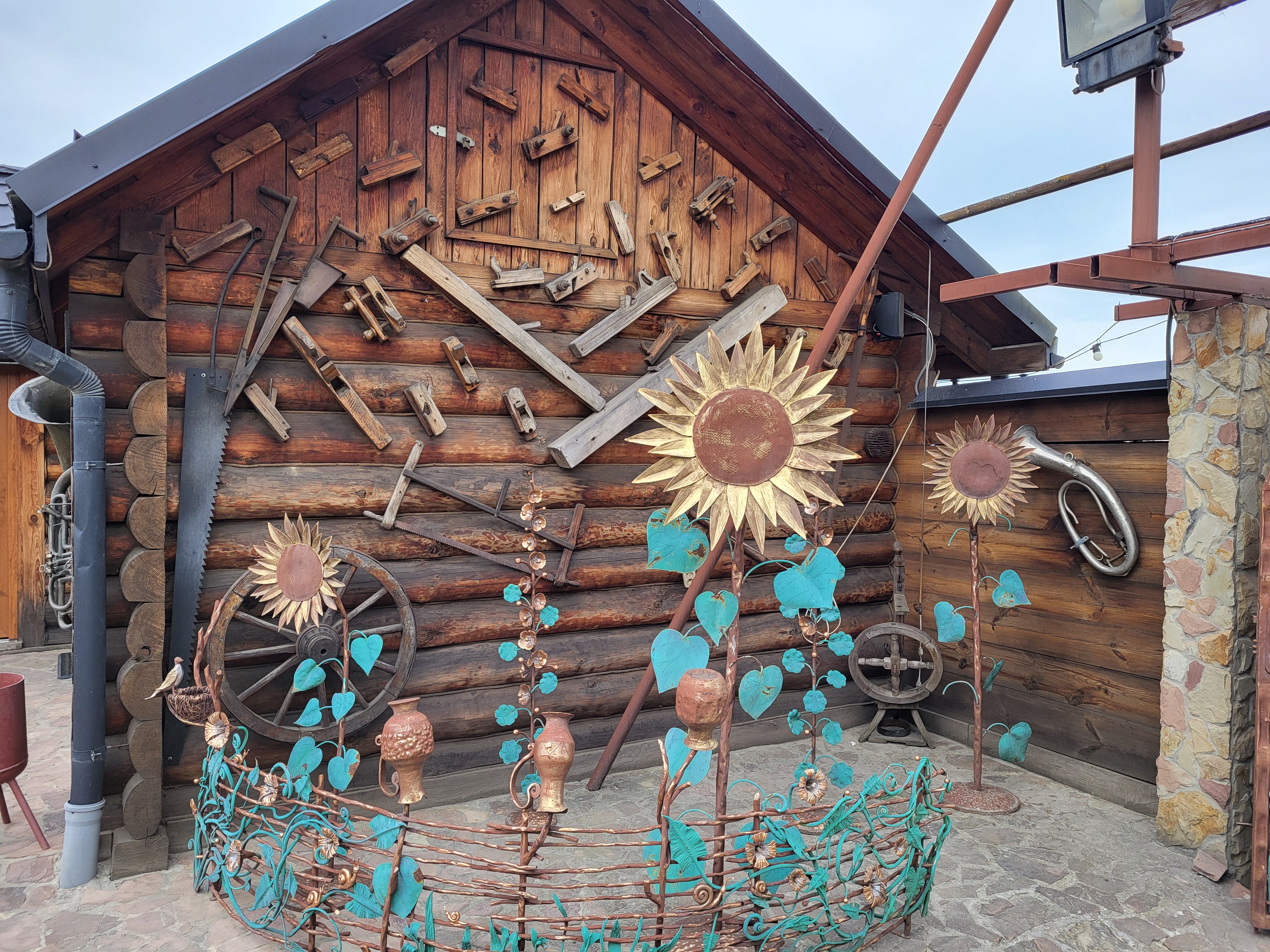 Petrova manor image 19