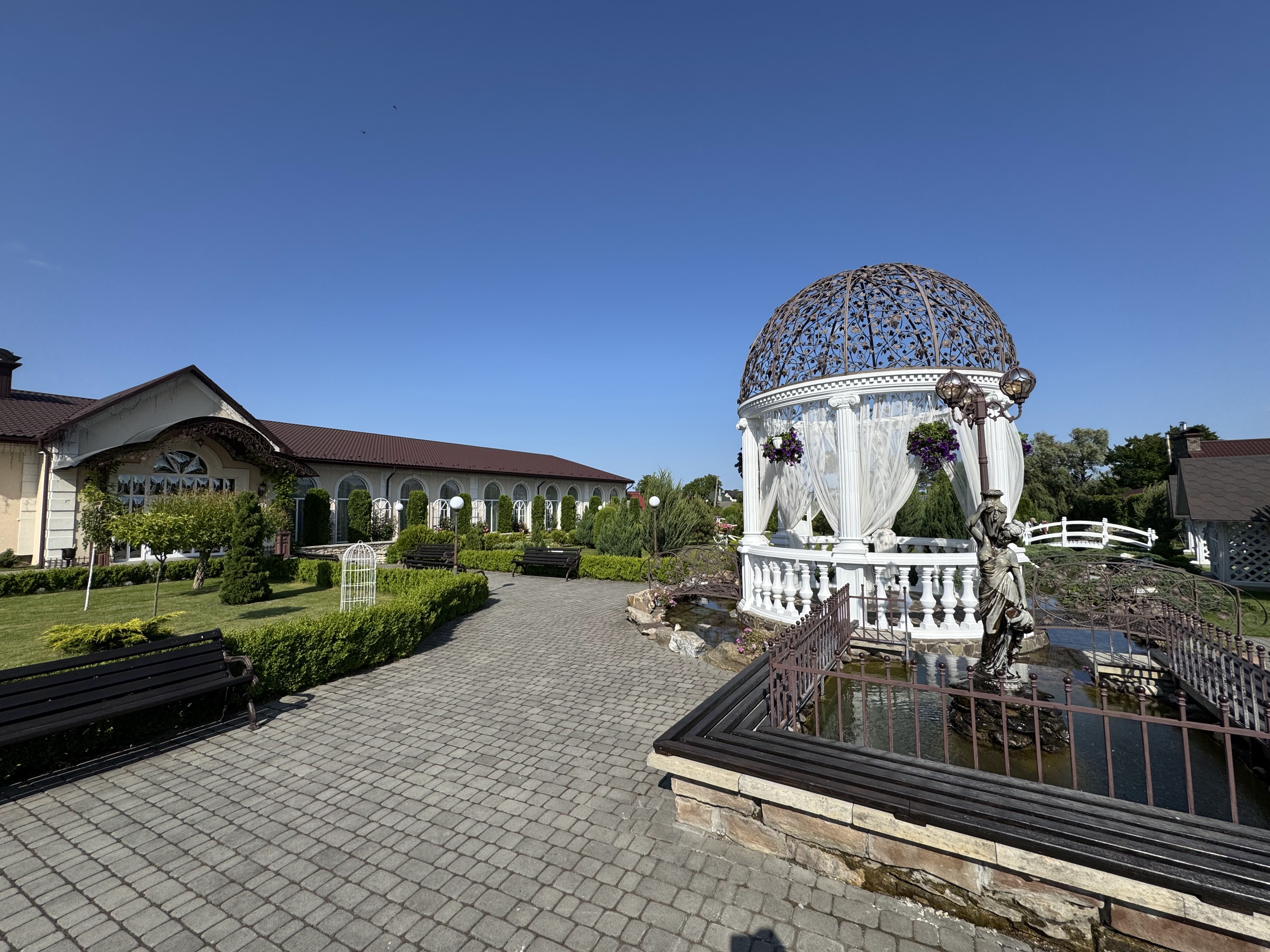 Provans Park, Restoranno-Hotelʹnyy Kompleks image 13