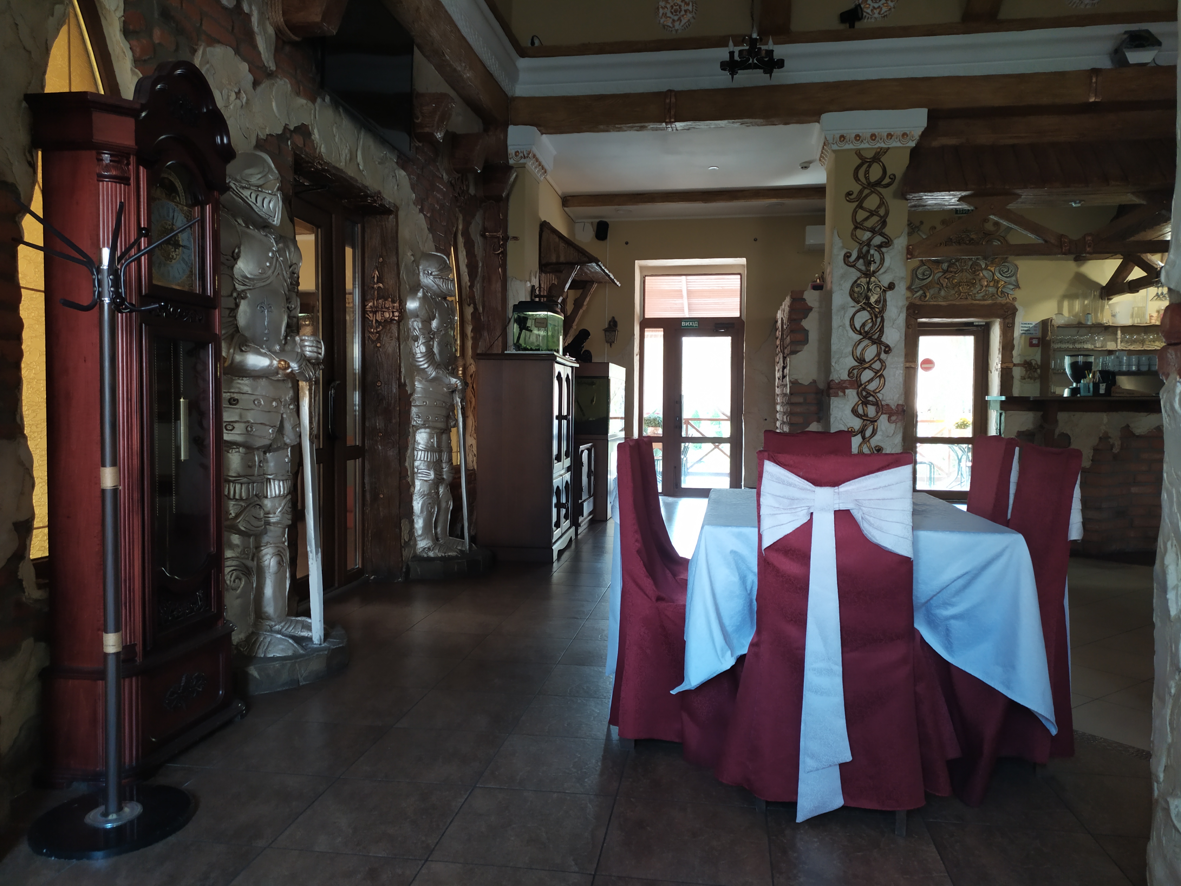 Staryi Zamok image 15