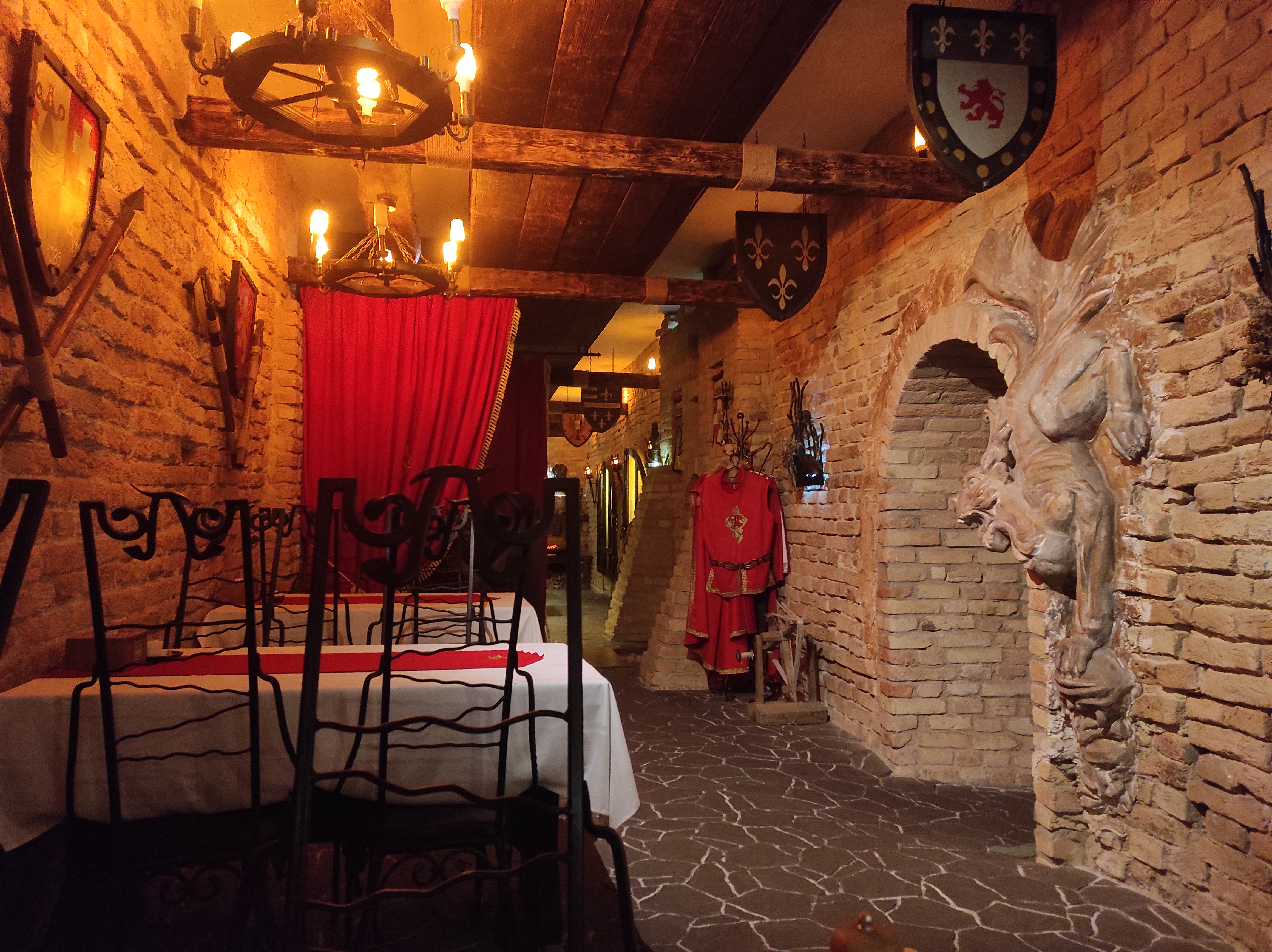 Ресторан/Трапезна Підземелля image 14