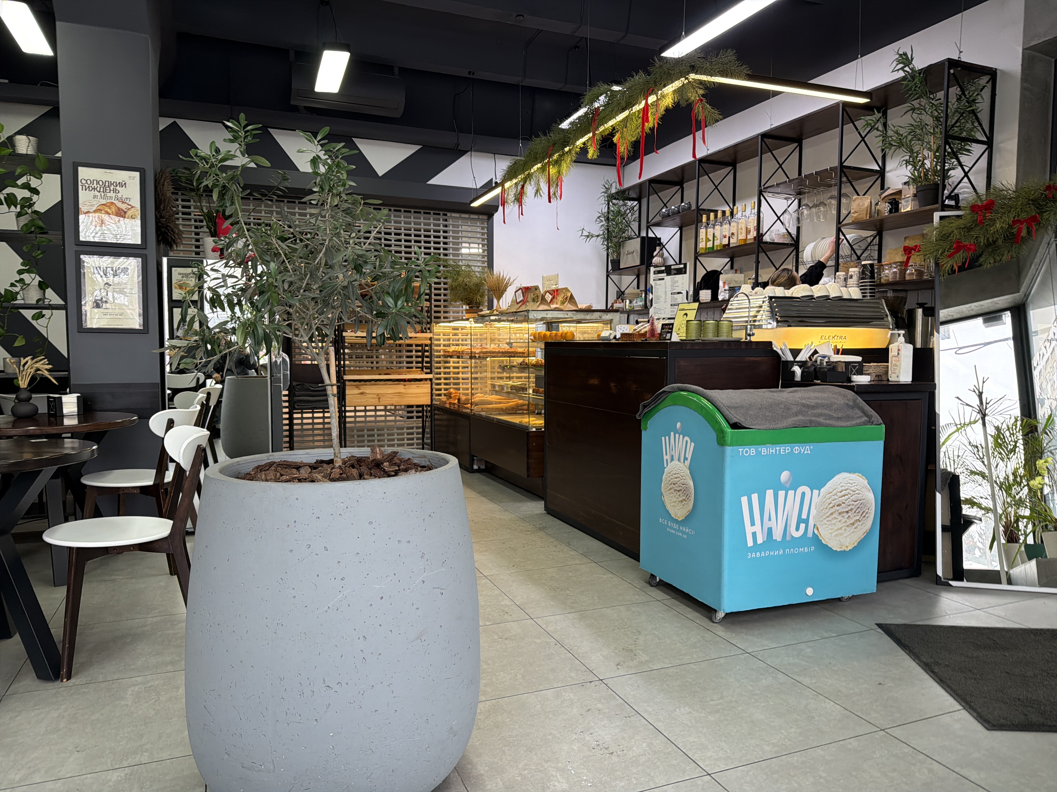 кав'ярня-пекарня Млин/Mlyn Bakery ТЦ "ЦУМ" image 15