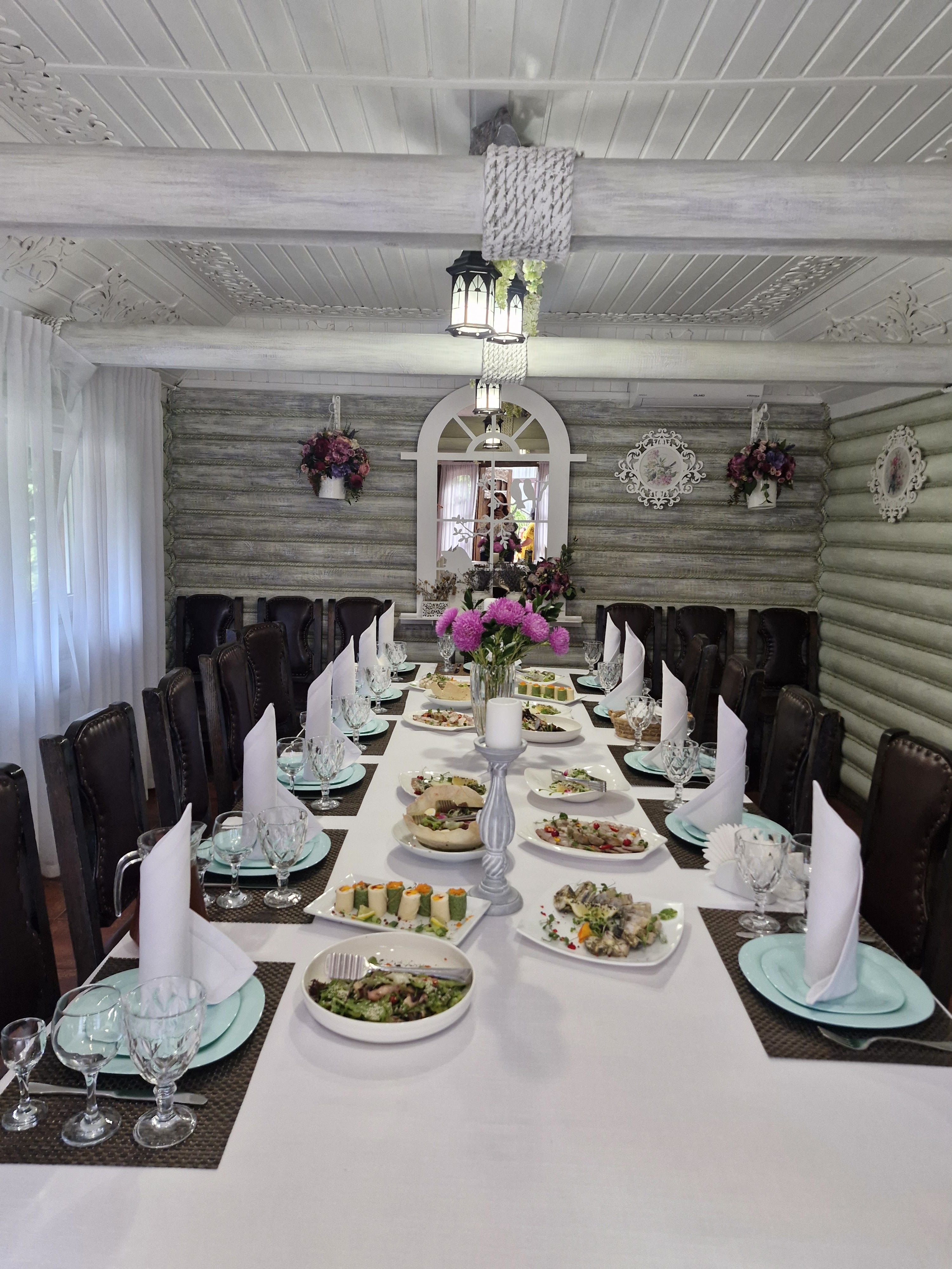 Hunter's hut image 16