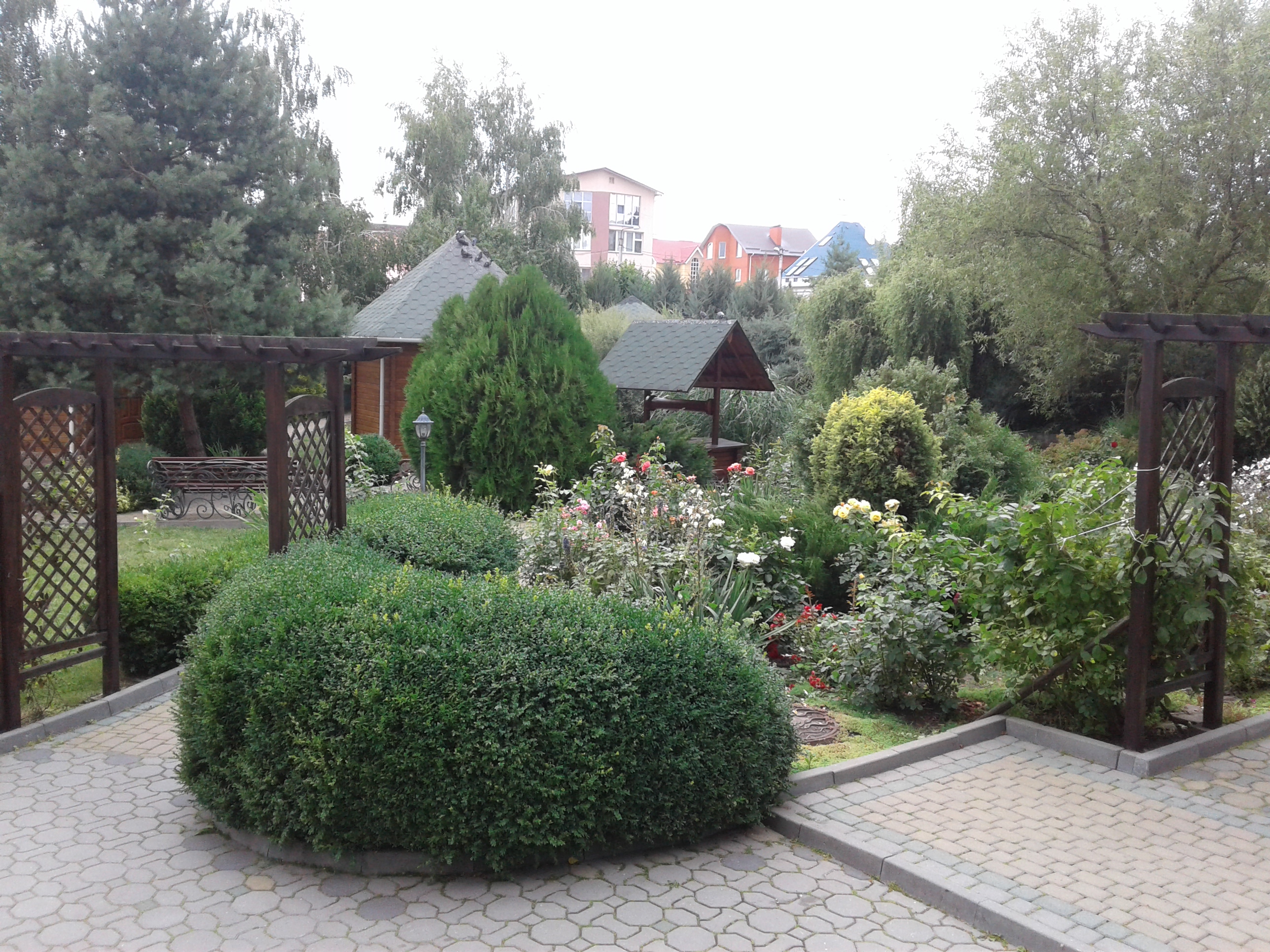 Lordly estate image 20