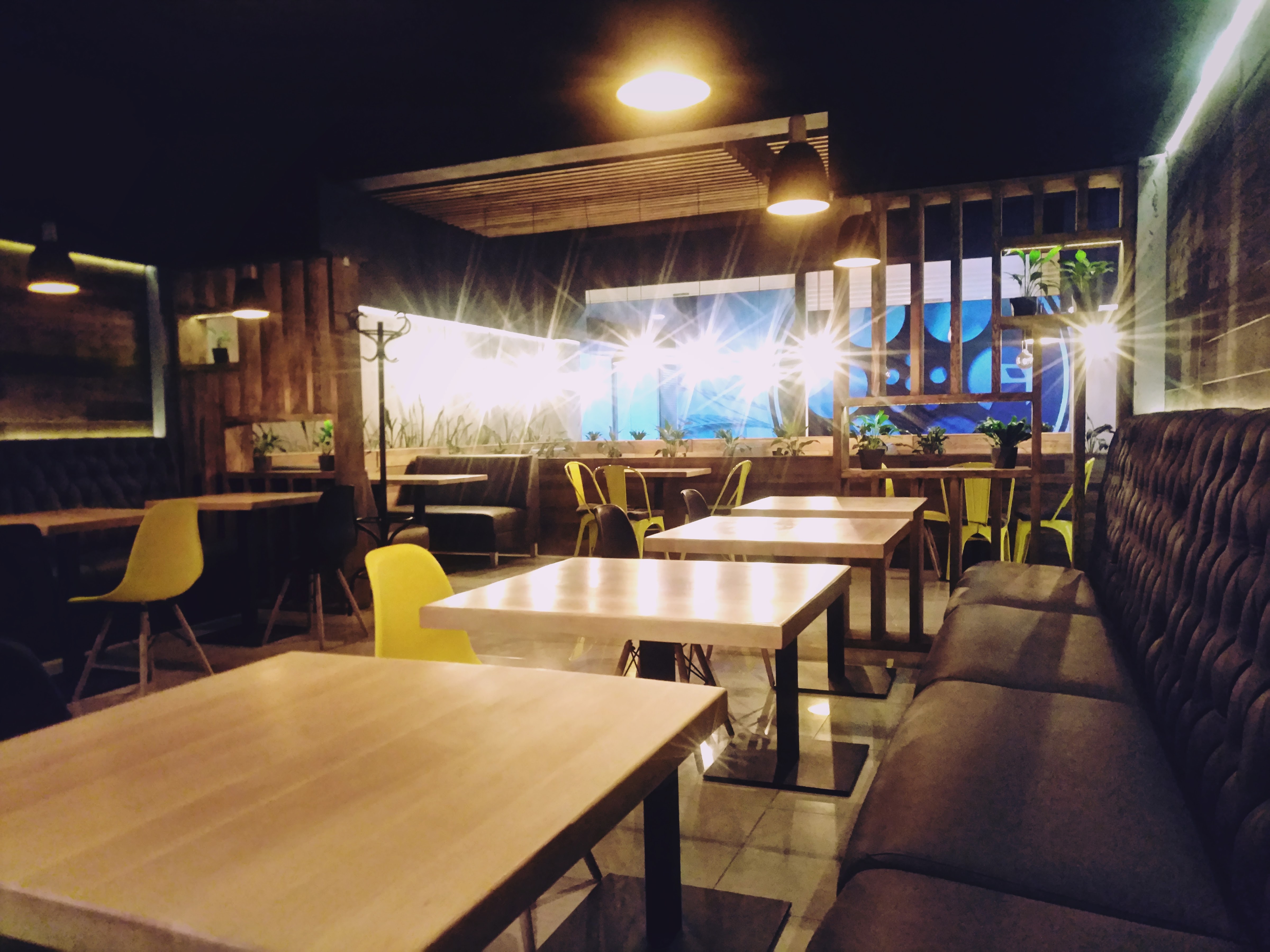 Royal Hamburger image 4