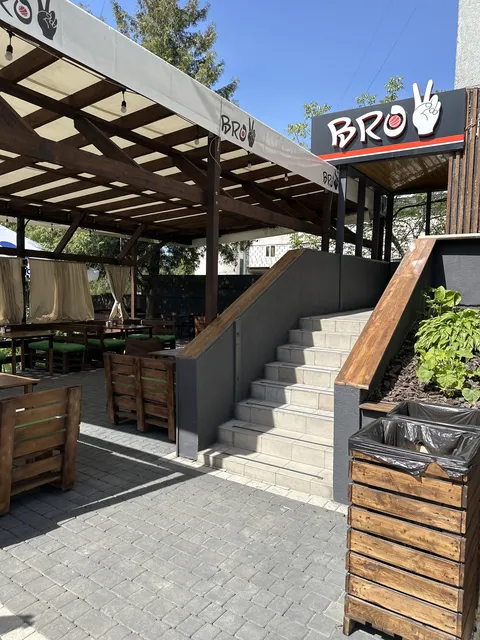 BRO PUB image 7