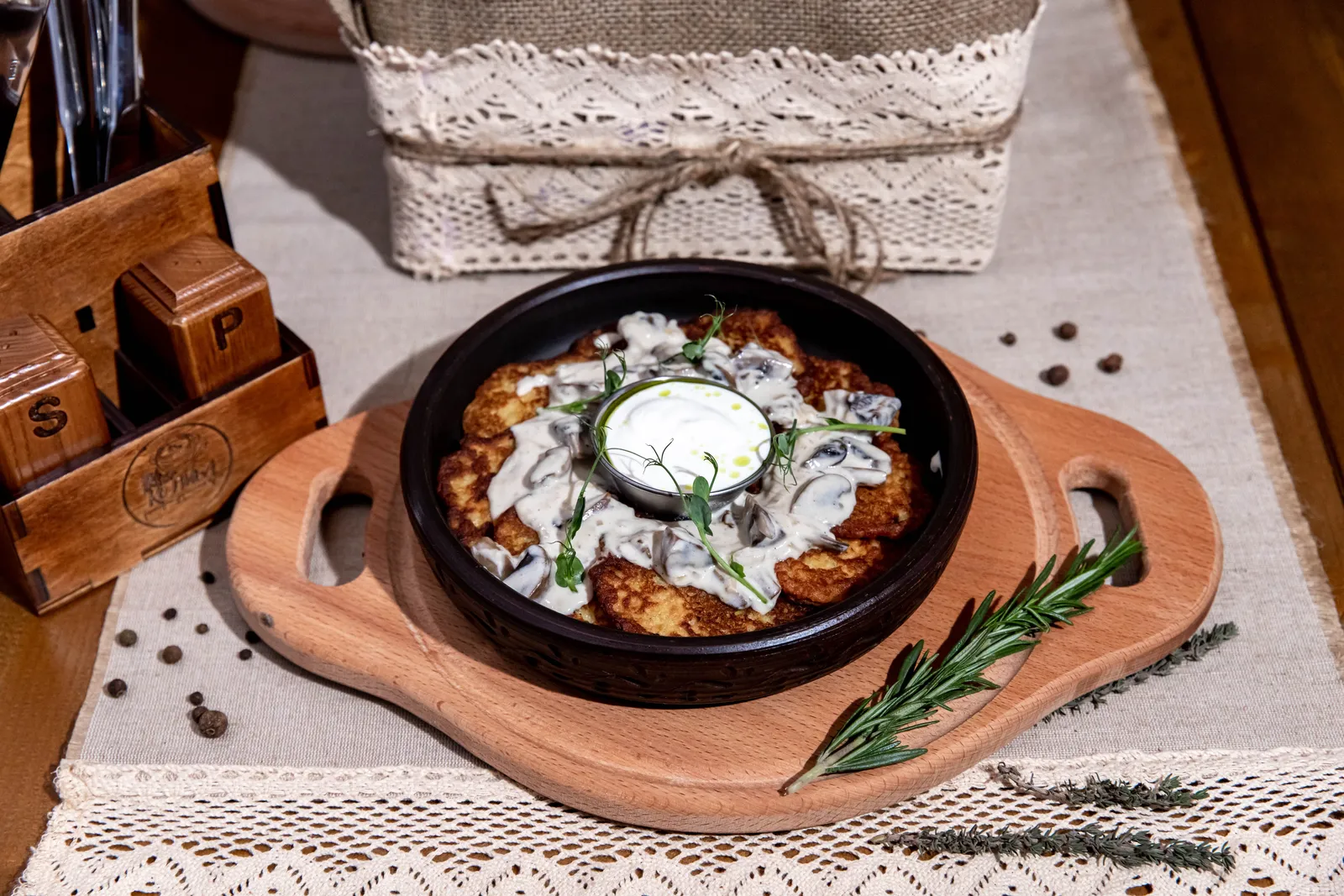 Restoran Ukrayinsʹkoyi Kukhni "Kolyba" image 13