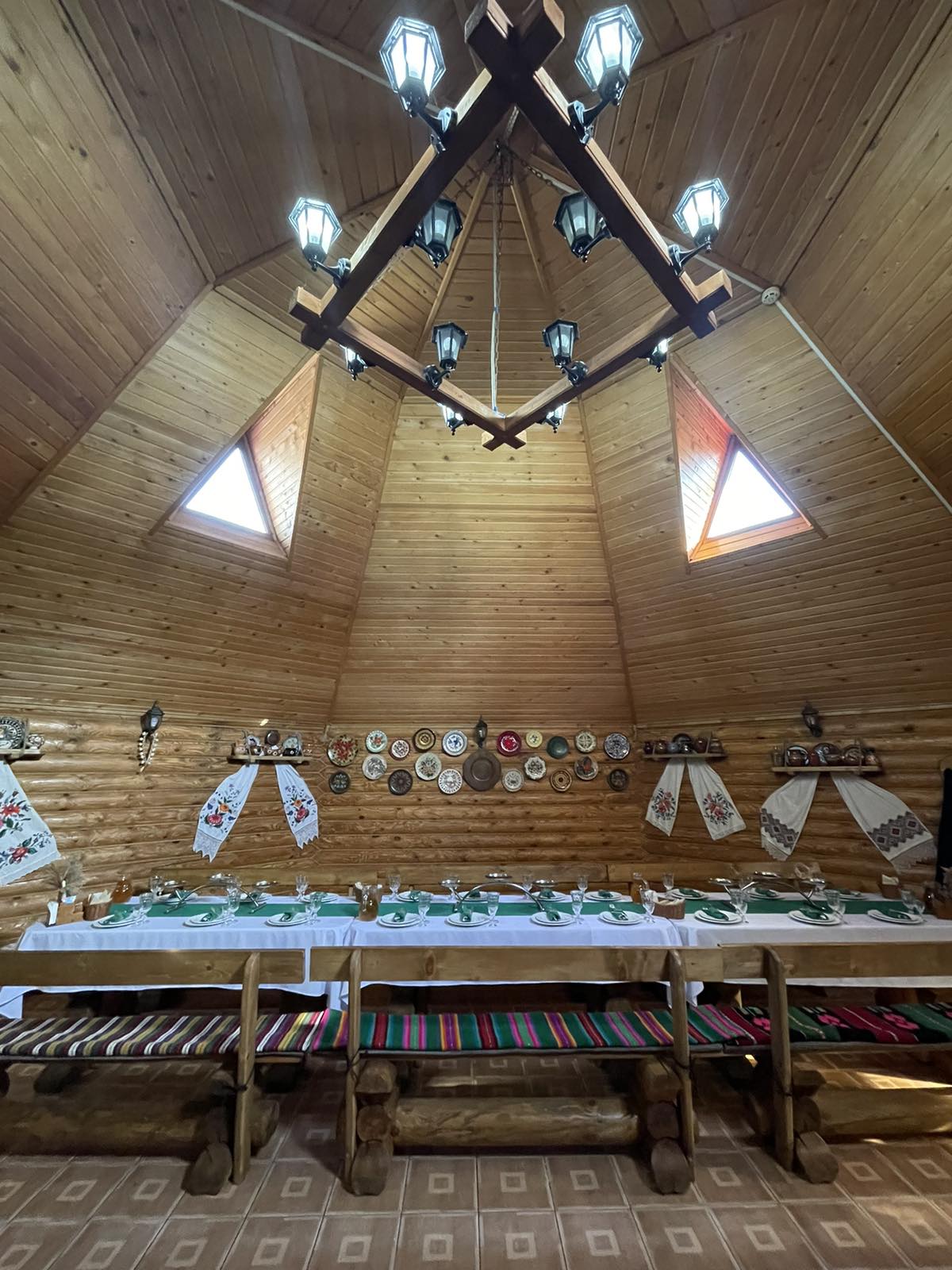 Restoran Ukrayinsʹkoyi Kukhni "Kolyba" image 16